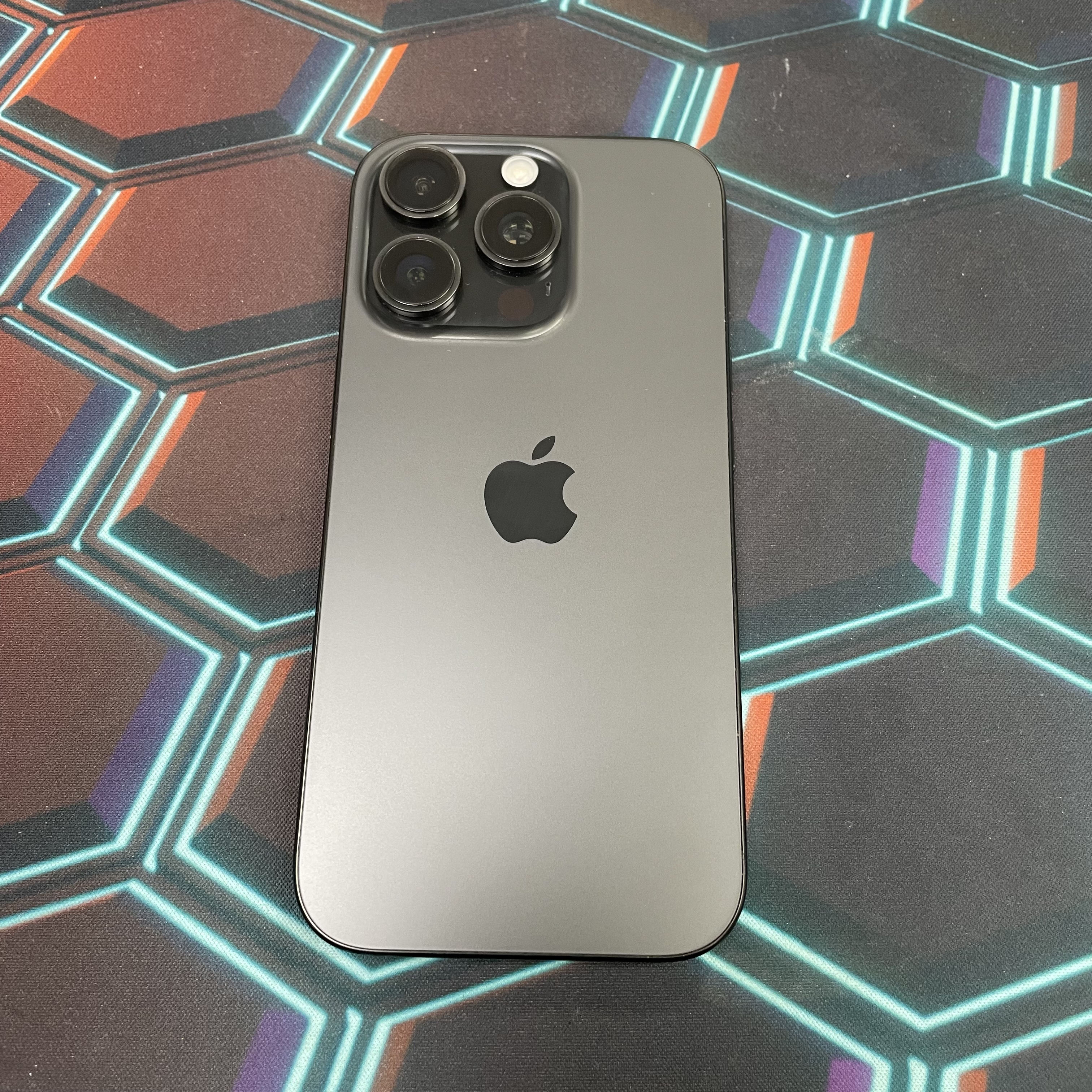*8255 16 pro 完美機 128GB 電97 黑色 black