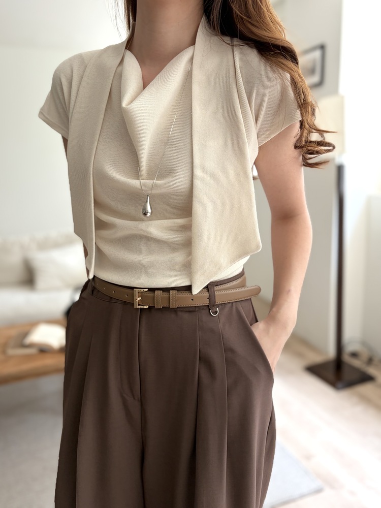 The Daily Tie Detail Top (Cream)
