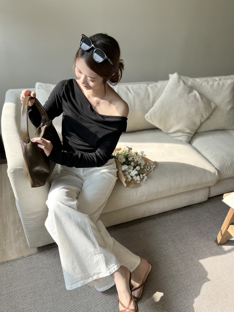 Muse Off Shoulder Drape Top (Black)