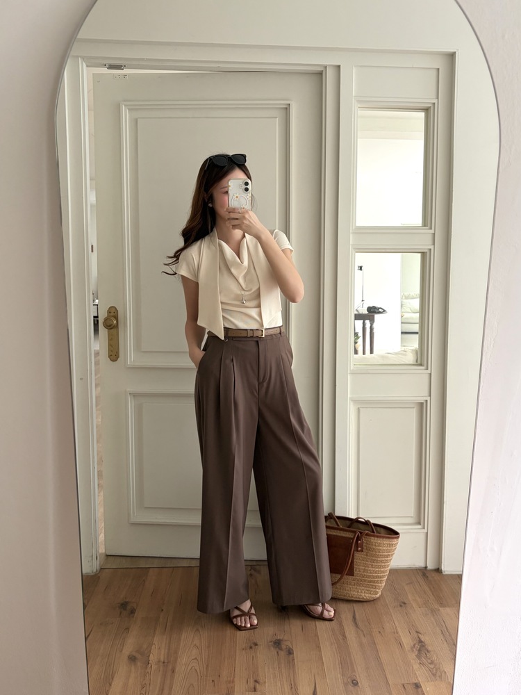 The Daily Tie Detail Top (Cream)
