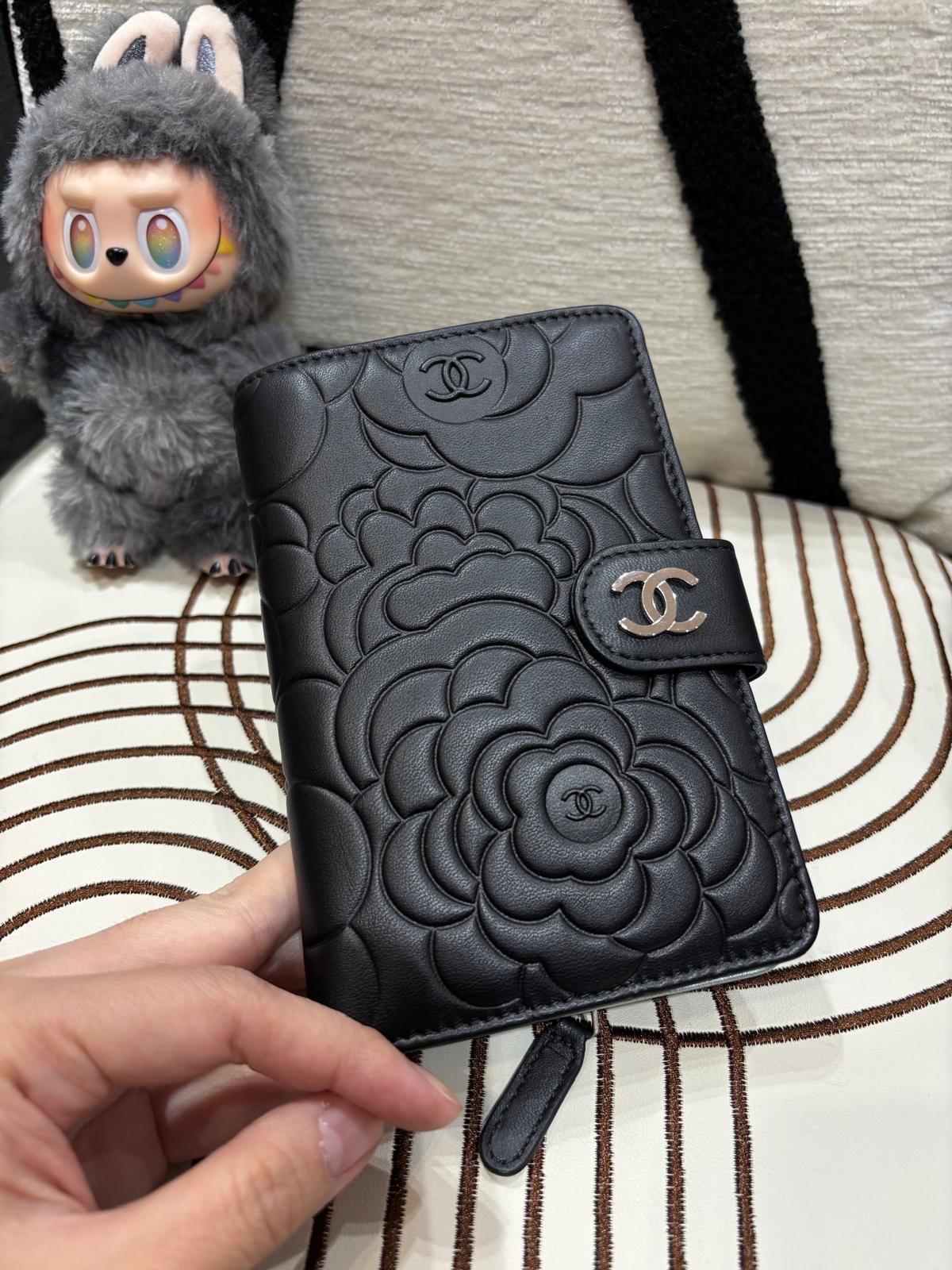 Chanel Camellia Wallet 黑色山茶花中銀包100%Authentic, 98%New ✅15Card ✅Box