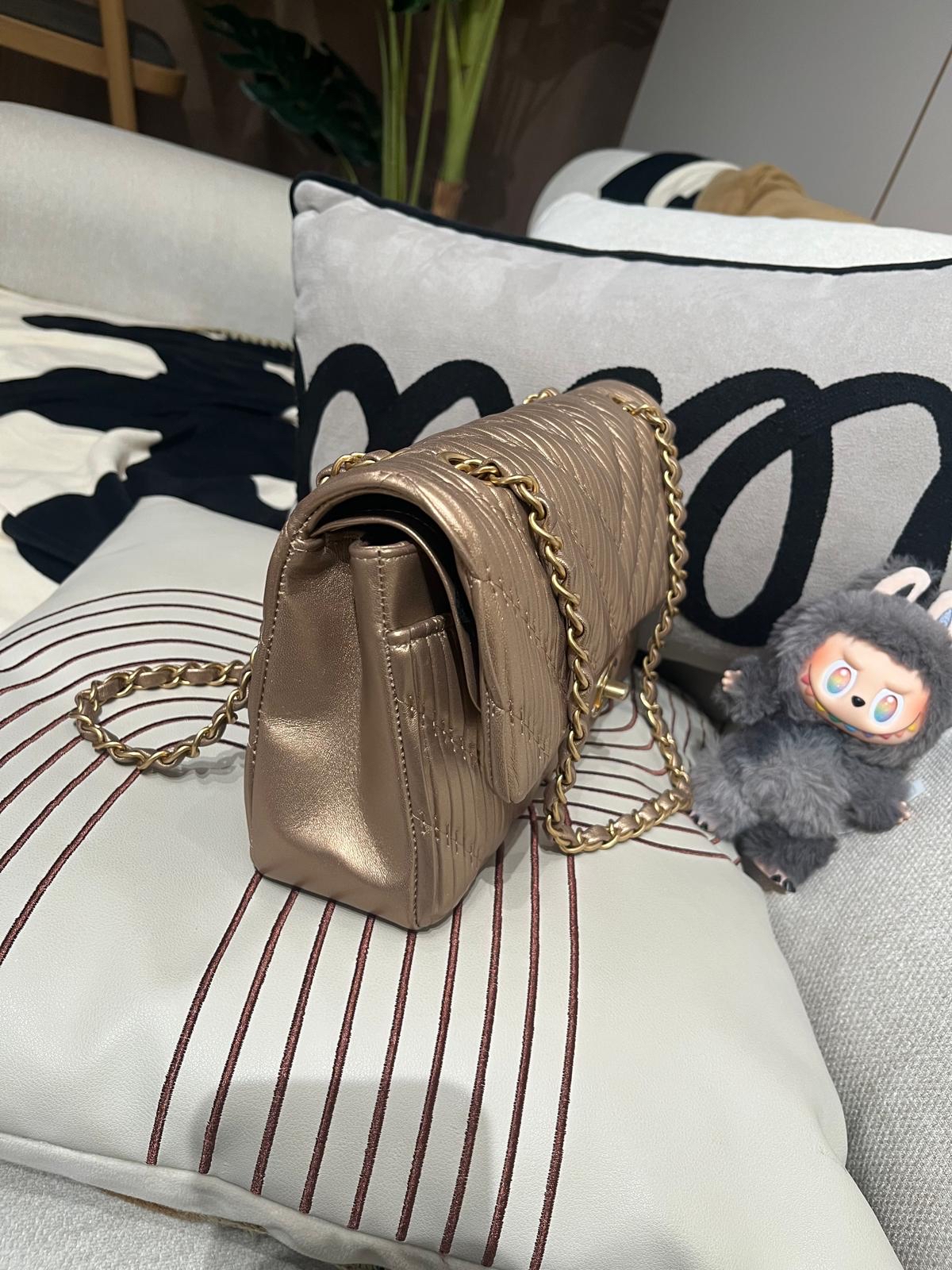 Chanel classic flap Medium bag A01112 CF25 calfskin  限量特別款✨100%Authentic,unused ✅25貼✅dust bag ✅box