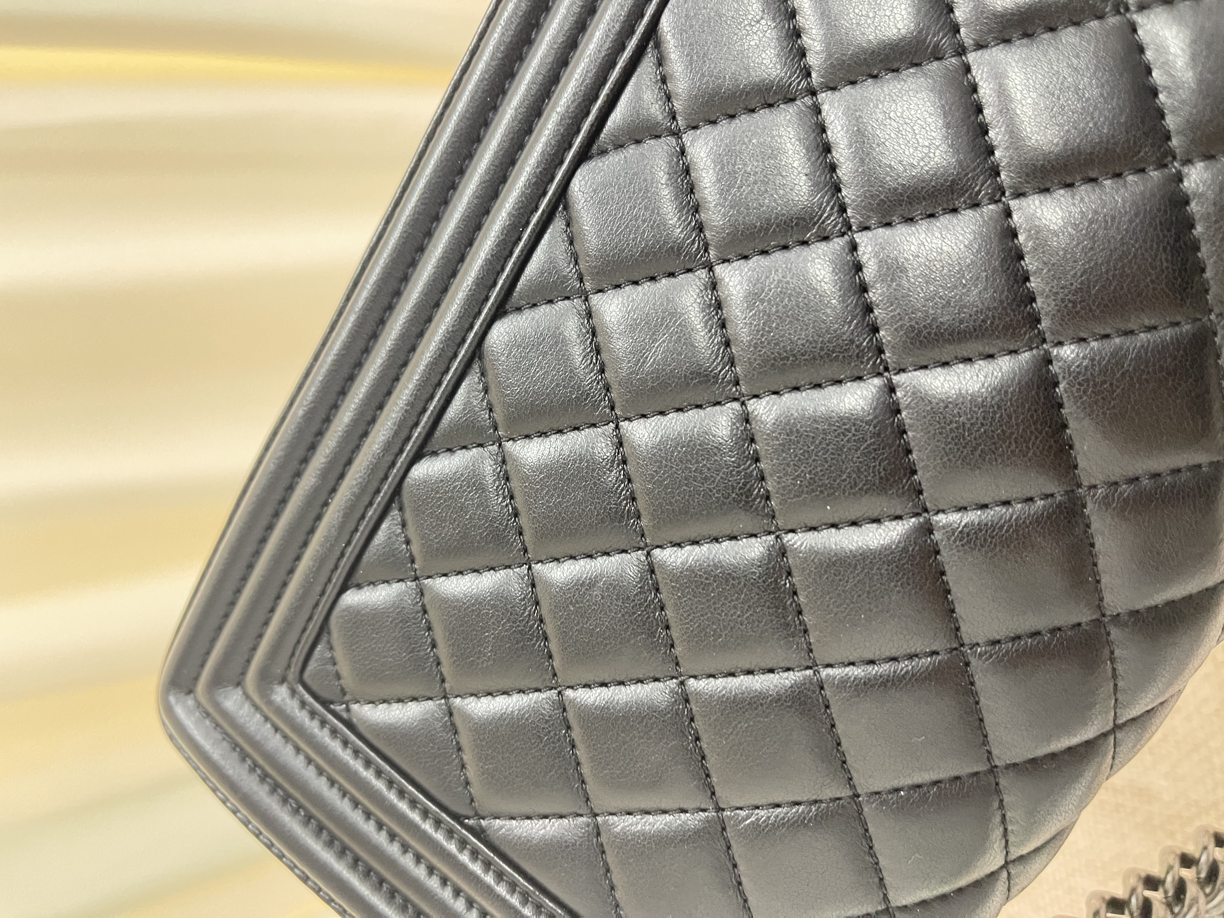 Pre-owned Chanel Boy / Product Code: 26040601