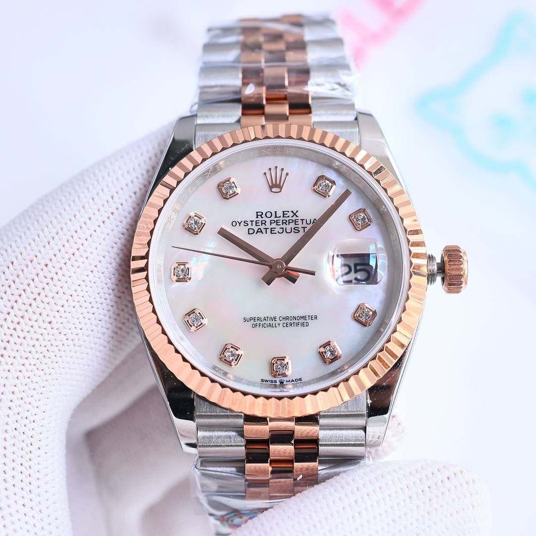 clean厂/C厂 劳力士 ROLEX 日志系列 🎮直径 36mm日志 ①:搭载一比一超级3235一体机芯 无卡度机芯装饰 机芯及其稳定 ②:整表904L精钢 /搭配ar厂钢带 以及ip真空电镀铂金牙圈 /掉色免费更换，狗牙圈唯一对版尺寸！ ③:表盘太阳纹无限接近原装 铽别是绿色！薄荷绿颜色对版！🎮 ④:全市场唯一日历字体对版 后续1-31号挨个字体真假对比 ⑤:唯一做到指针夜光/字钉夜光 做到同色 因为都是第三方工厂加工+自购瑞士 c1+c3夜光粉 ⑥:字钉/皇冠唛头钉 全白金电镀处理