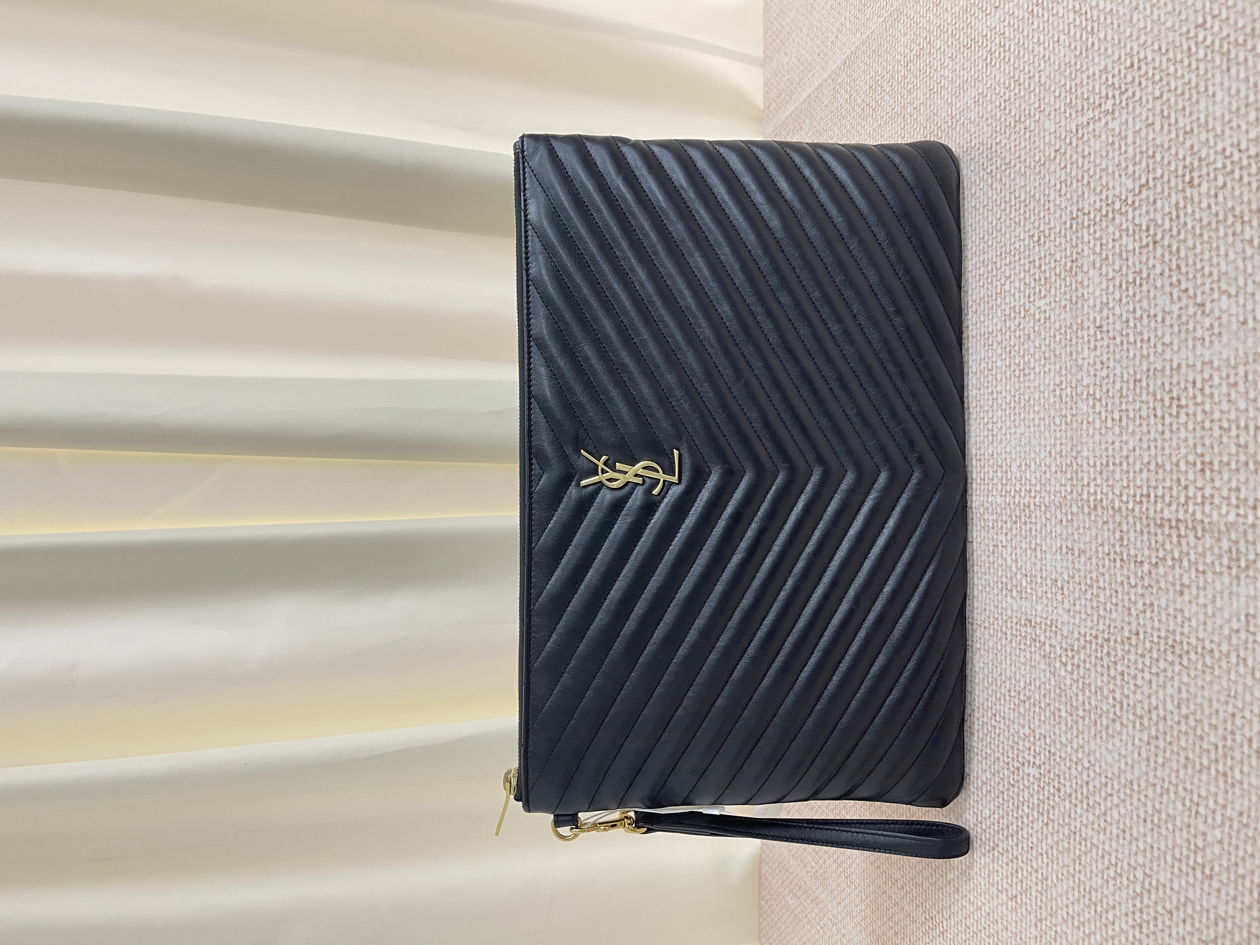 Pre-owned YSL CASSANDRE MATELASSÉ TABLET POUCH/ Product Code: 26042021