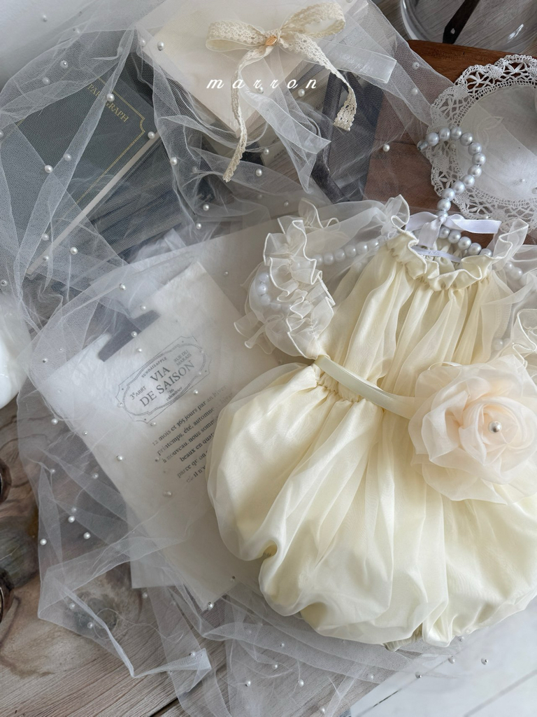 ☀️預訂 韓國直送☀️🇰🇷Marron兩色玫瑰腰帶薄紗泡泡袖包屁衣