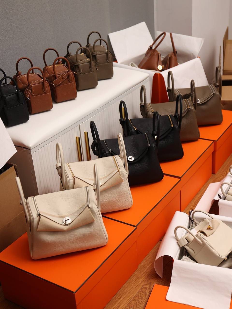 Hermes 爱马仕 Lindy 19/26CM 金银扣大集合🎀 尺寸：19*12.5*9cm 尺寸：26*18*14 cm