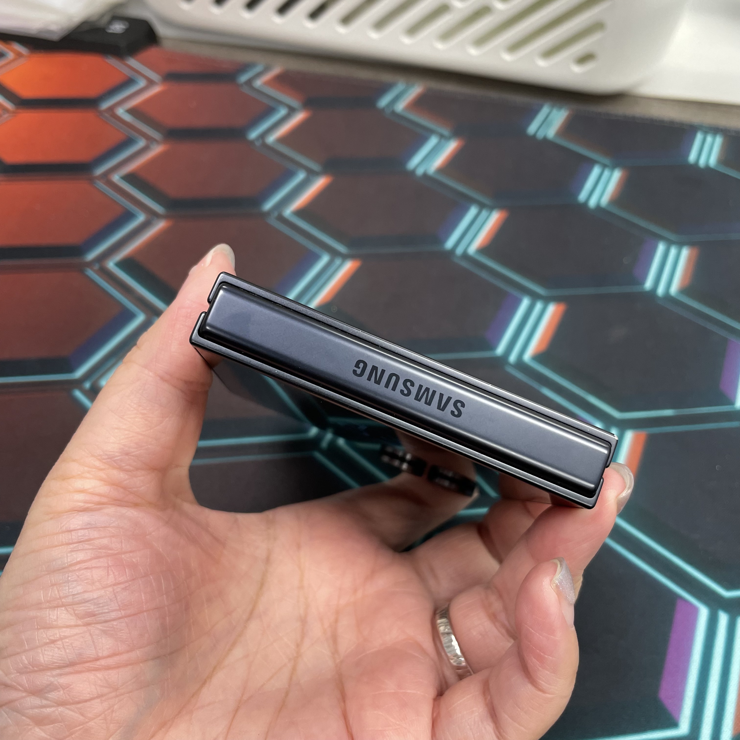 *7704 Galaxy Z Flip 7 勁靚機 12+256GB 黑色 black