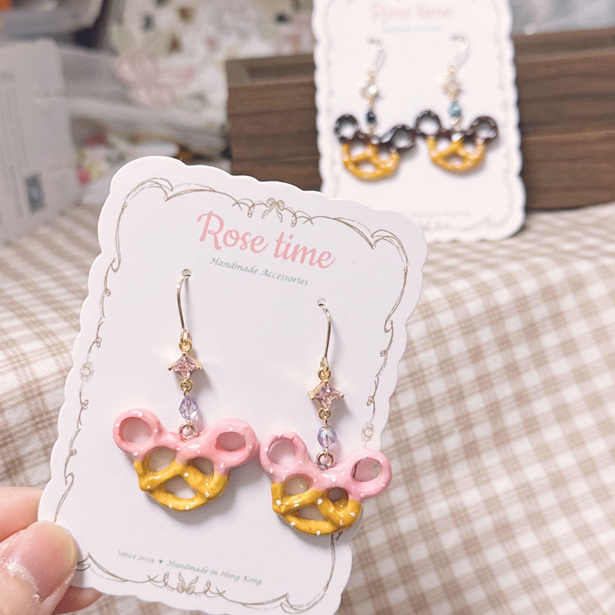 手繪米奇Prezel耳環 兩色入