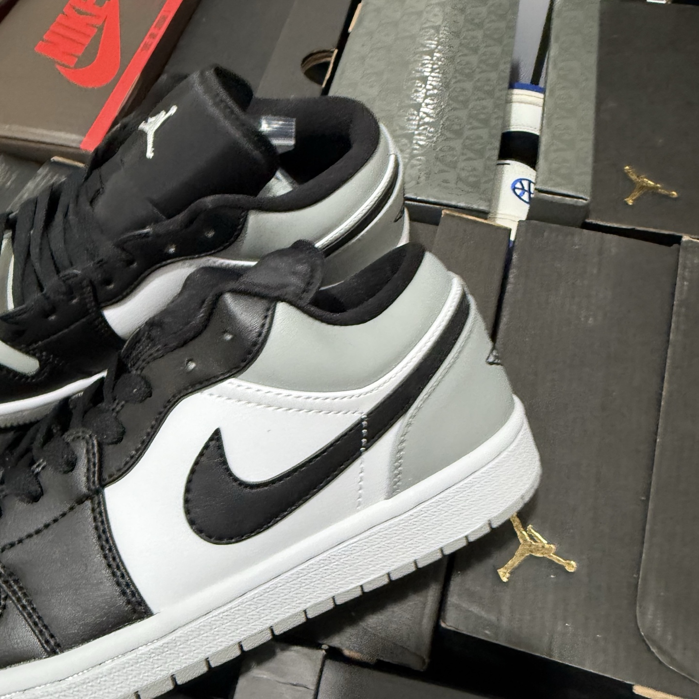 Nike Air Jordan 1 Low "Shadow Toe" 553558-052