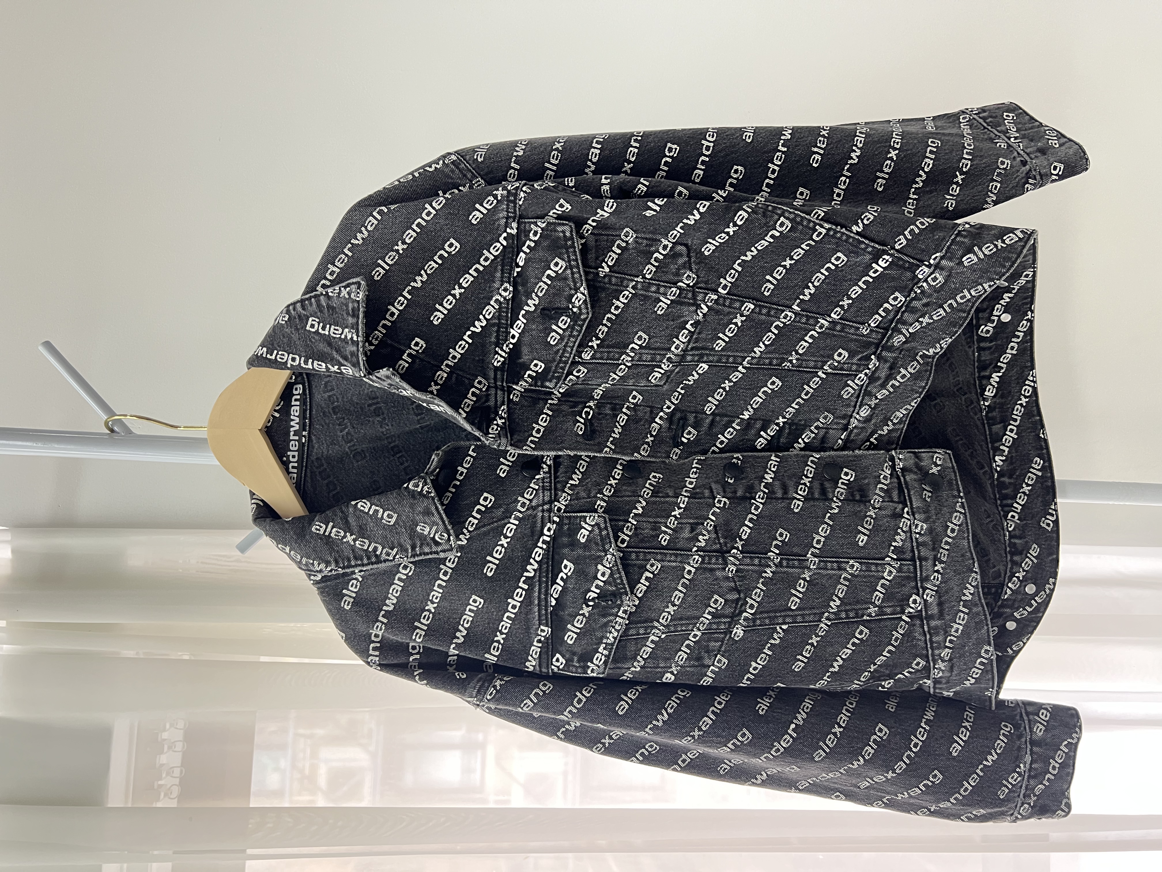 Pre-Owned Alexander Wang Falling Back Logo / Product Code: 26041103