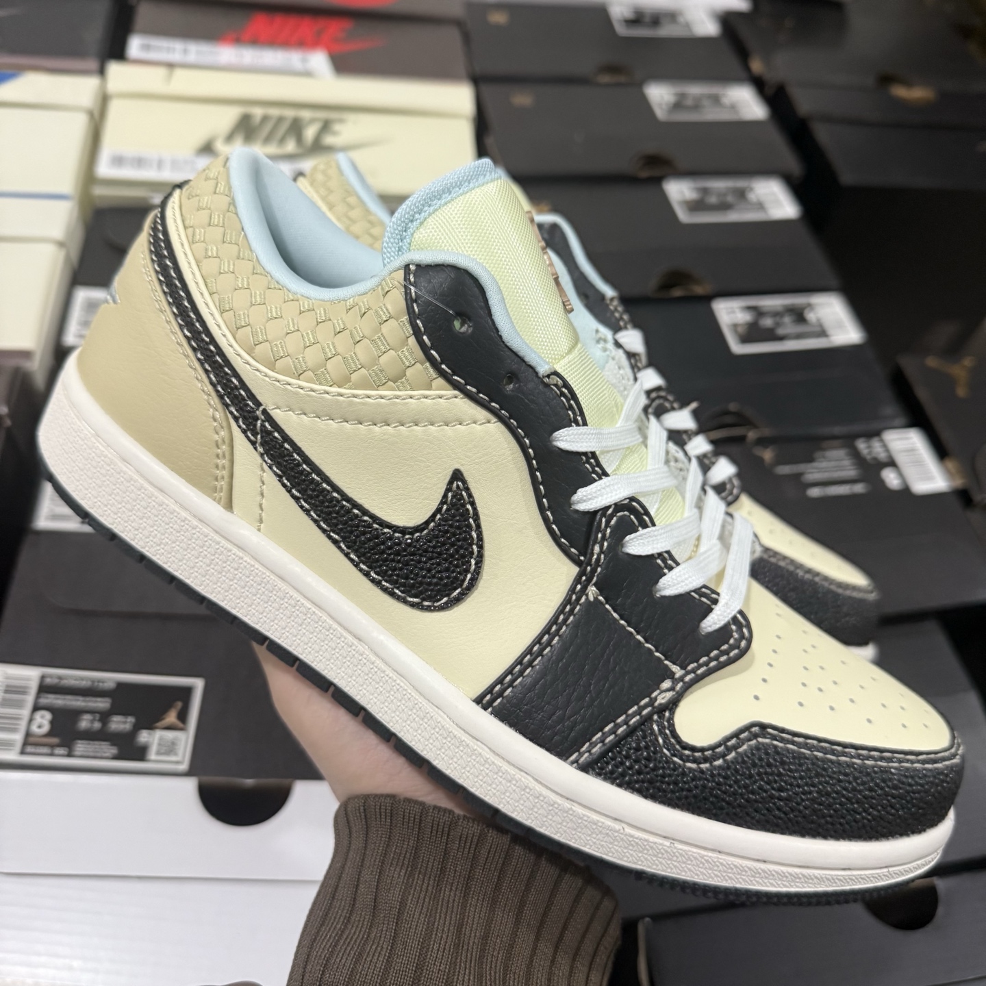 Nike Air Jordan 1 Low SE "Coconut Milk Black Muslin" HQ3437-101