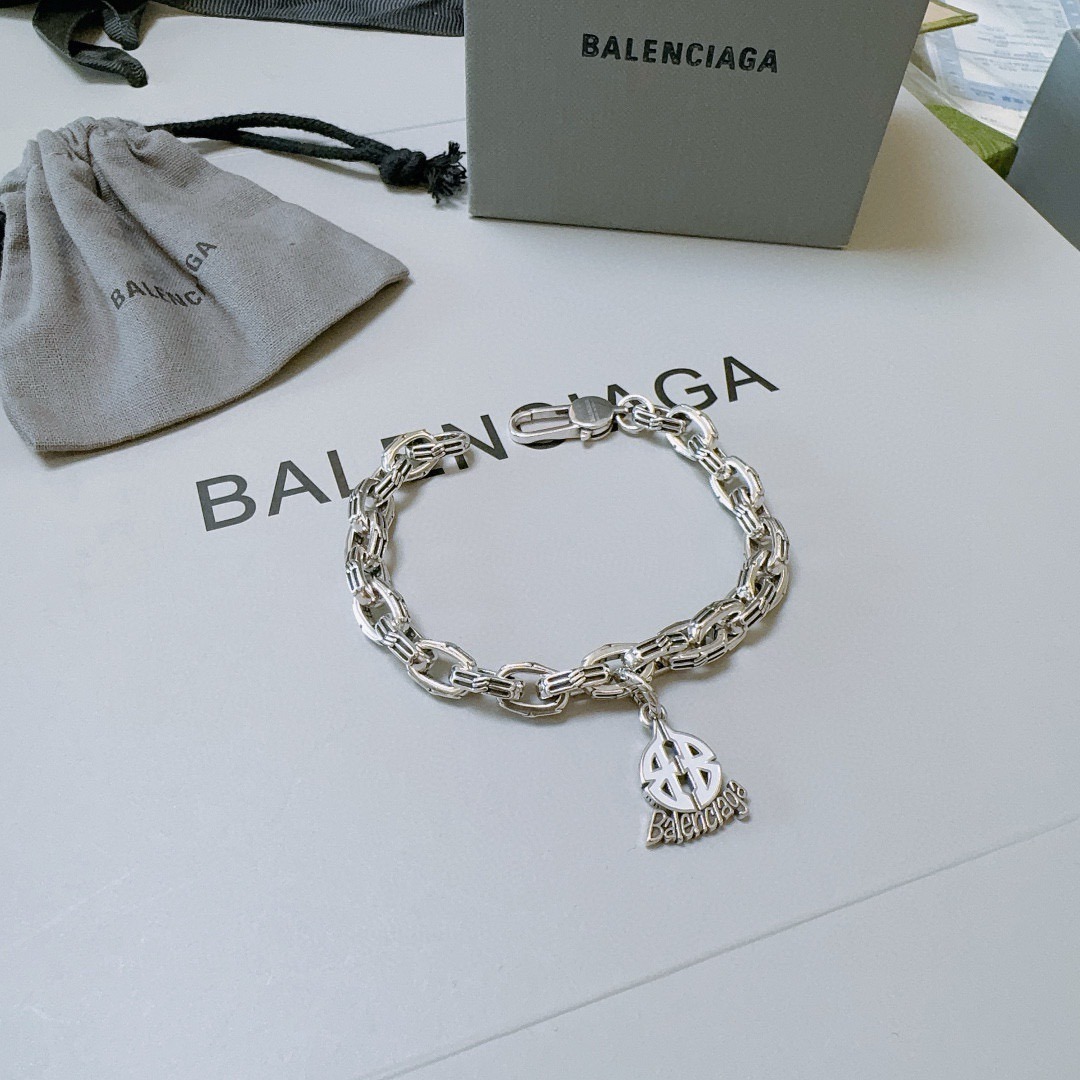 【原單】Balenciaga BB 吊墜銀色鏈條手鍊 - 禮盒裝