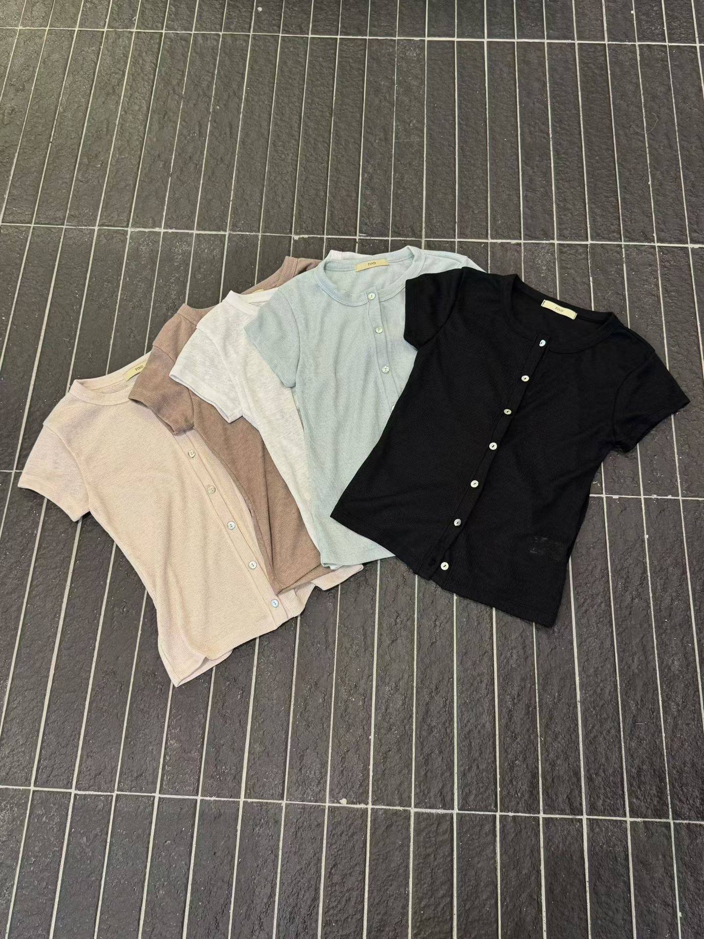 Light and skinny outer