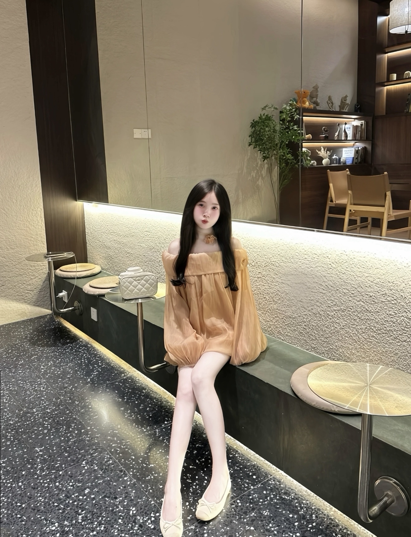 TP399一字肩挂脖上衣