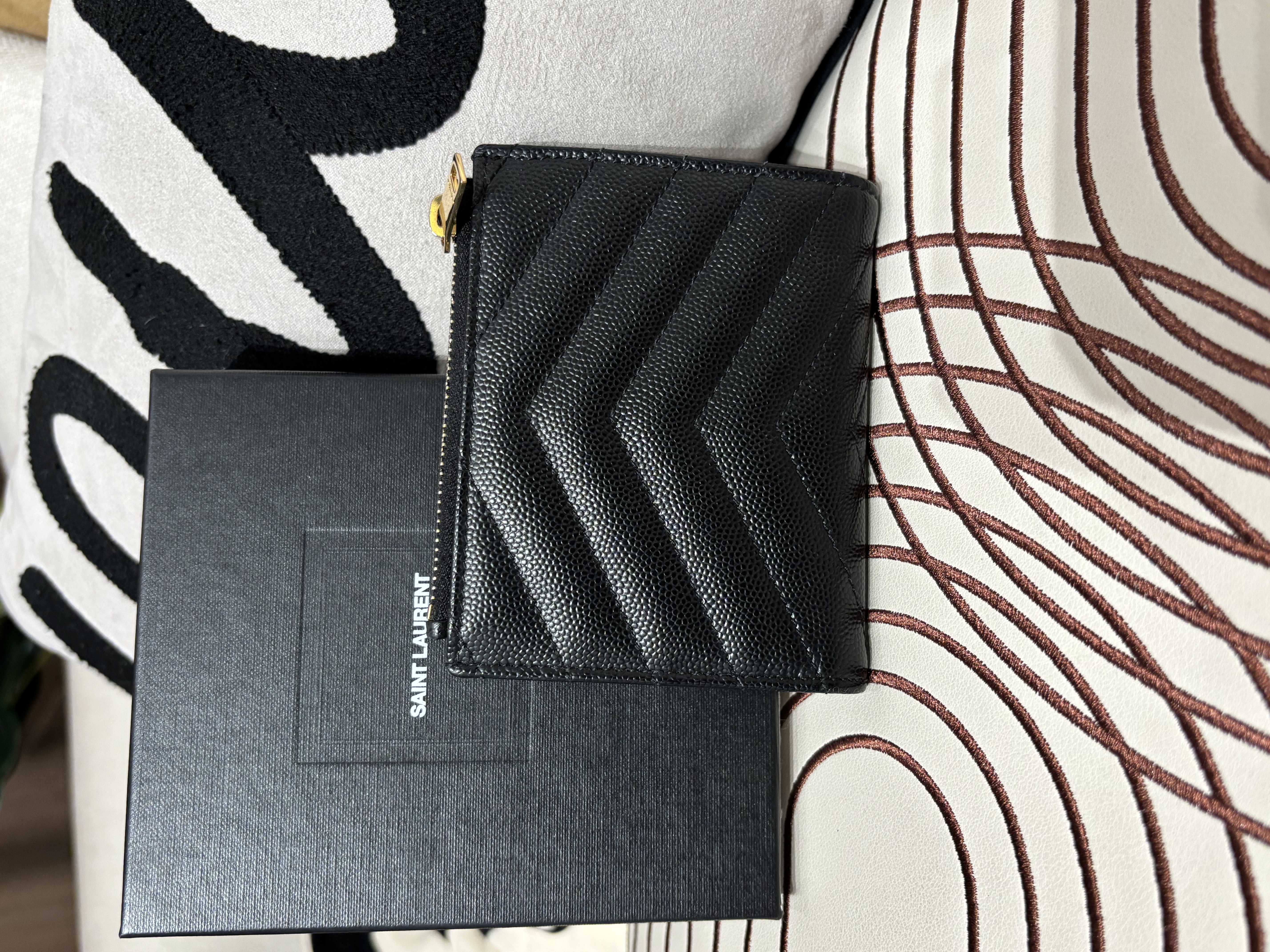 Ysl wallet 黑色魚子醬牛皮金扣 100%Authentic ,98%new✅收據副本✅盒