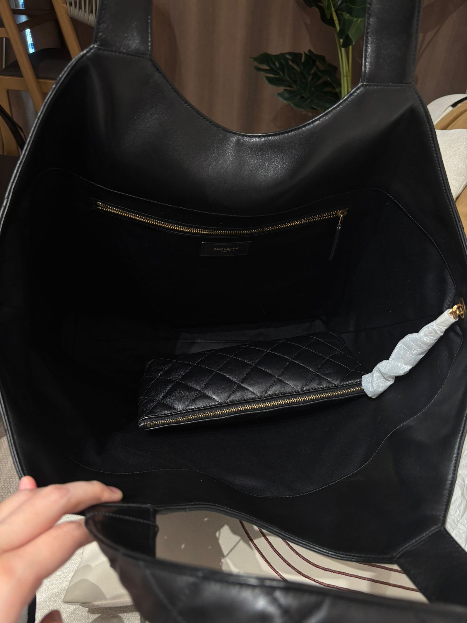 未使用品Ysl Icare Maxi Tote bag 100%Authentic, Unused ✅Tag ✅Dust bag