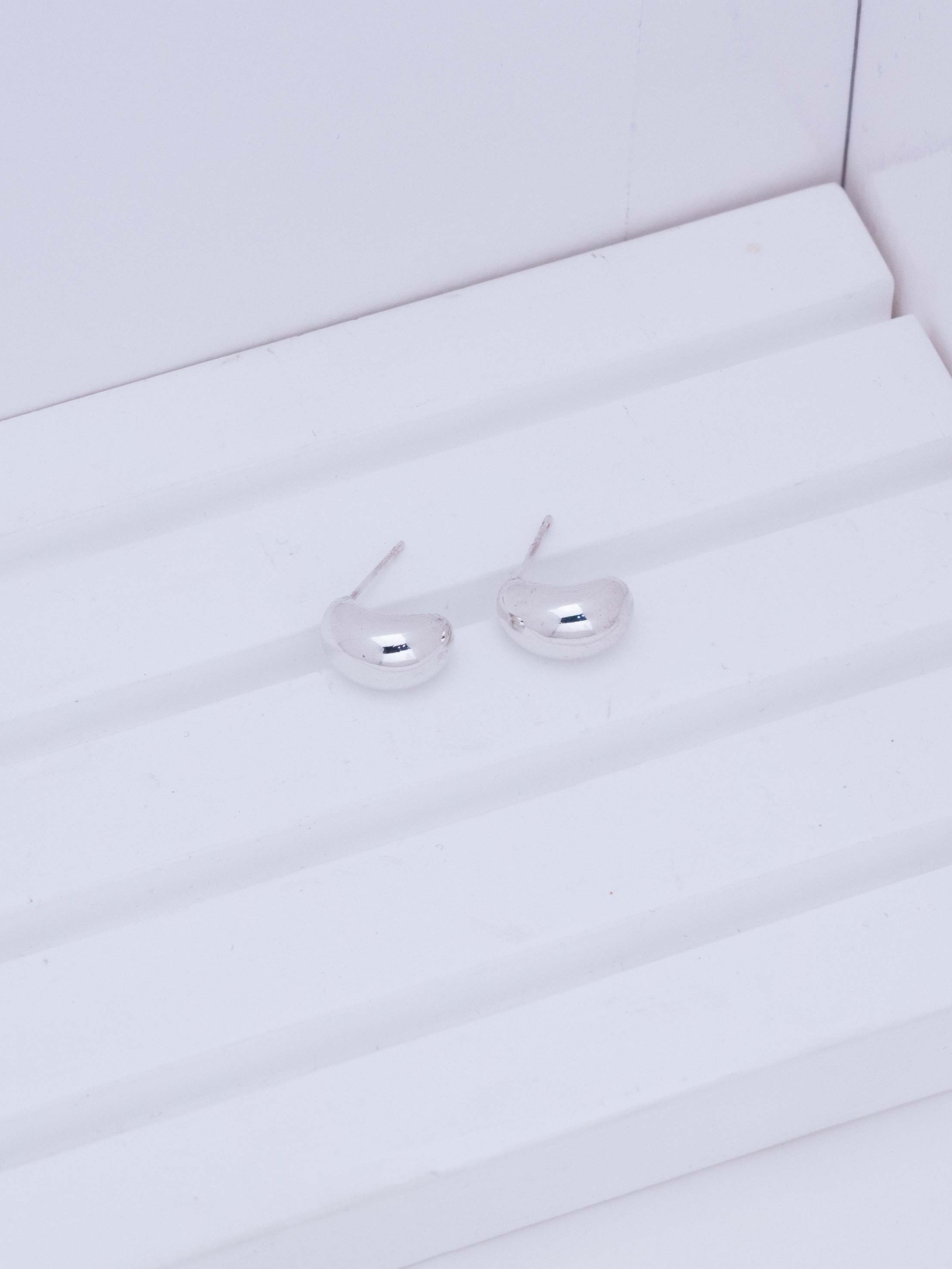 Luna Curve Stud Earrings