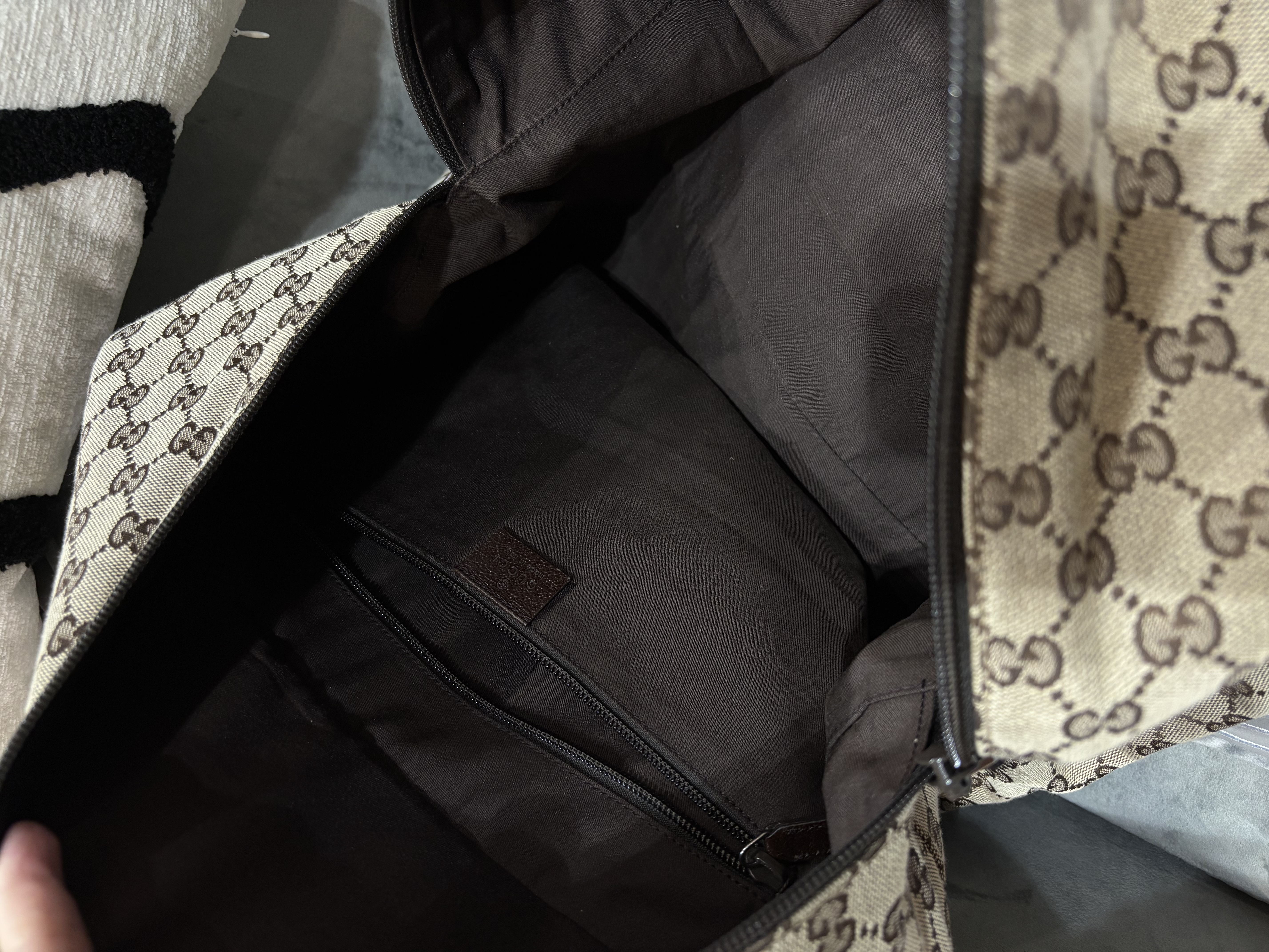Gucci travel bag boston 100%Authentic, 95%new 