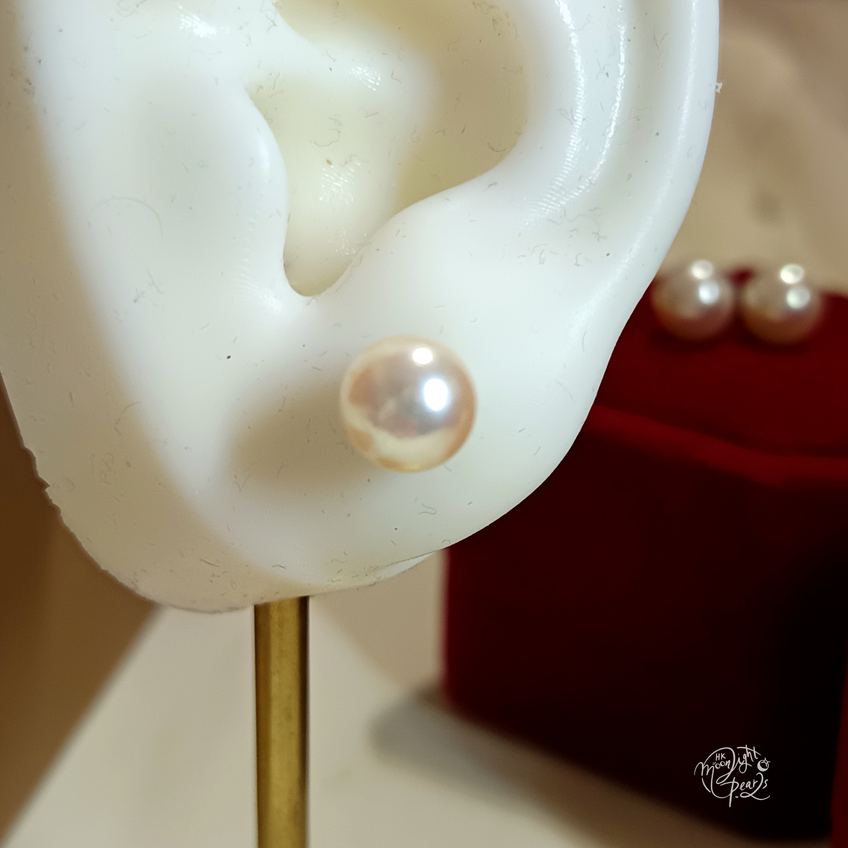 近正圓極光日本akoya香檳粉色海水珍珠s925針耳釘（含絲絨紅禮盒）