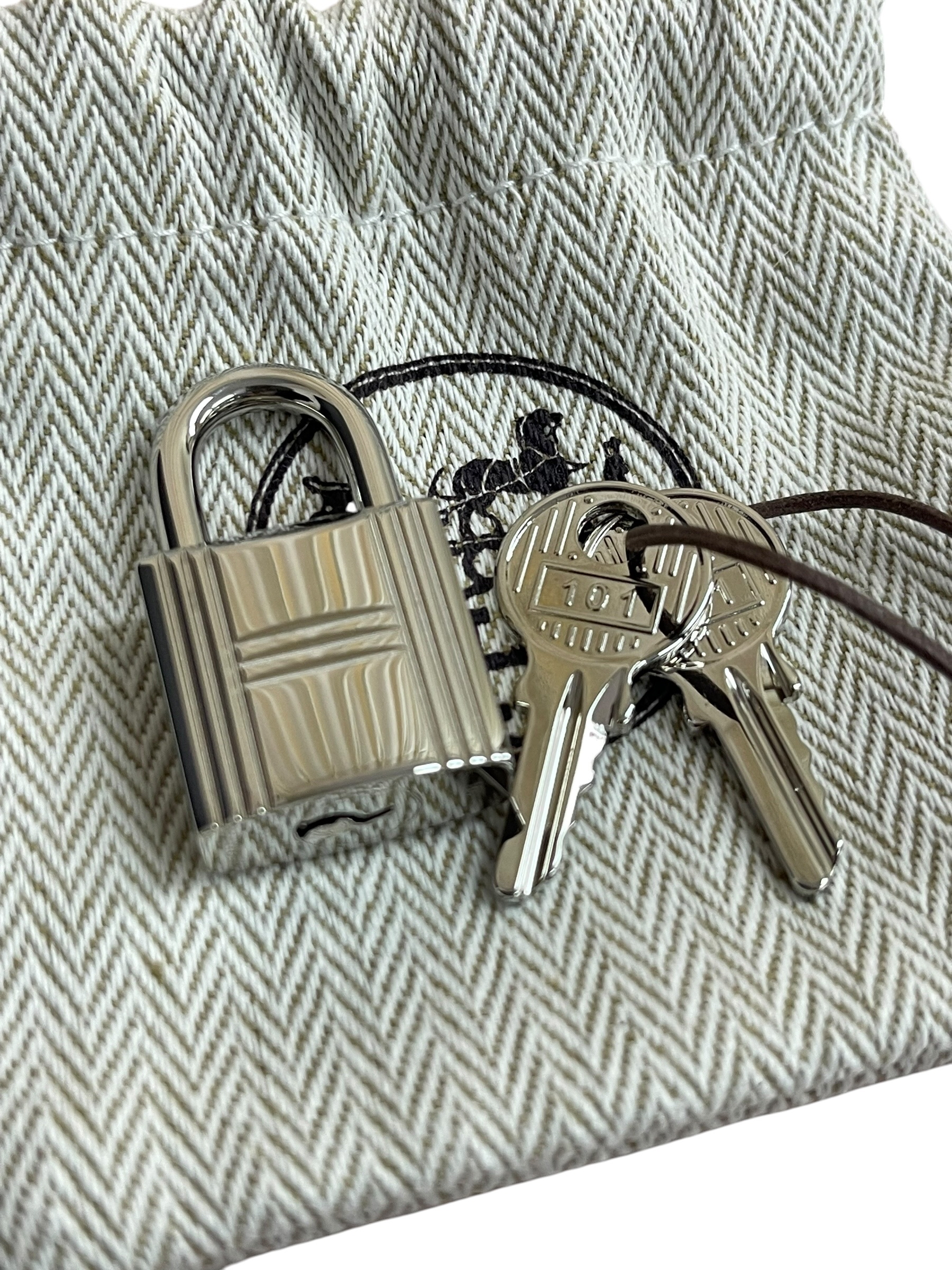 Pre-owned Hermes P18 / Stamp W / Product Code: 26060801