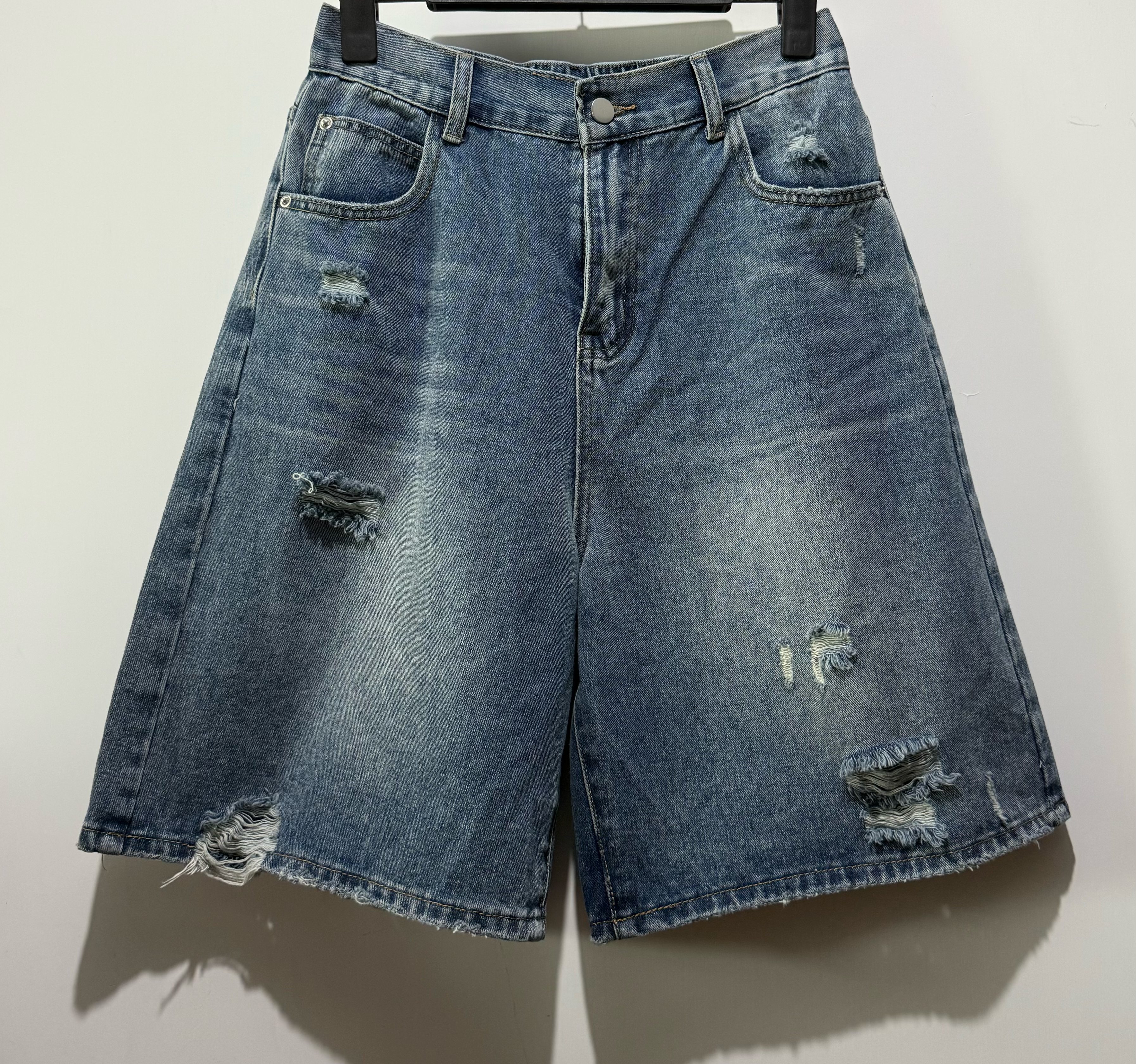 B00566 洗水破洞牛仔短褲💥