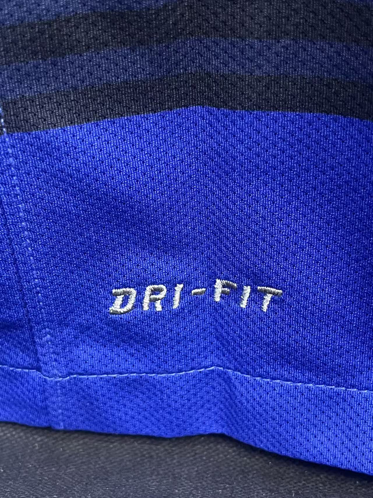 2011-12 Manchester United Away Shirt Size S "BNWT" 