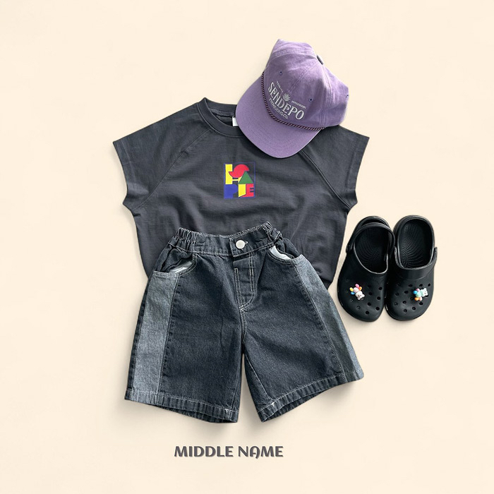 🇰🇷middle name tee 