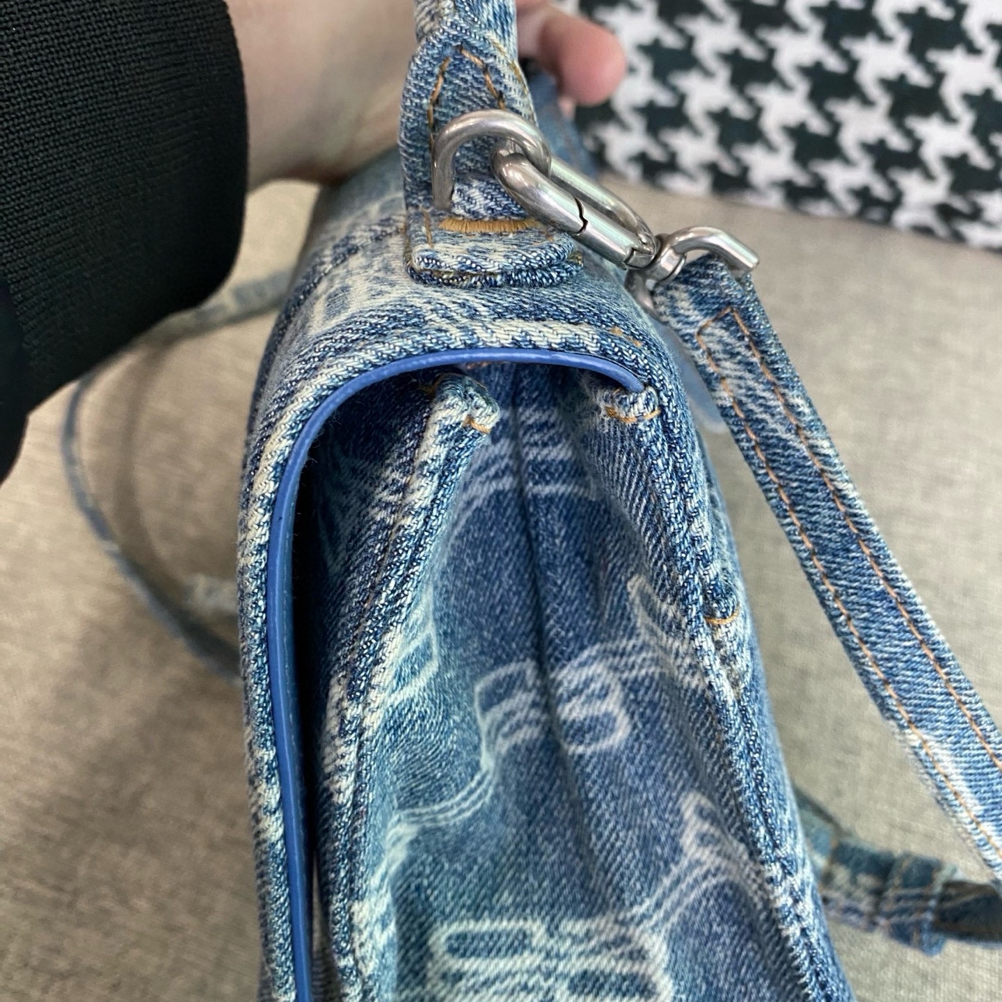 【預訂貨品】巴黎世家牛仔沙漏包 