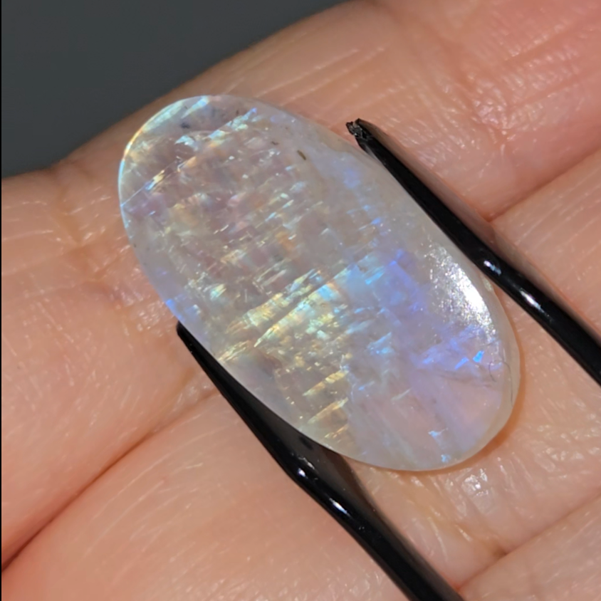 Gem-grade rainbow moonstone from India - MS1