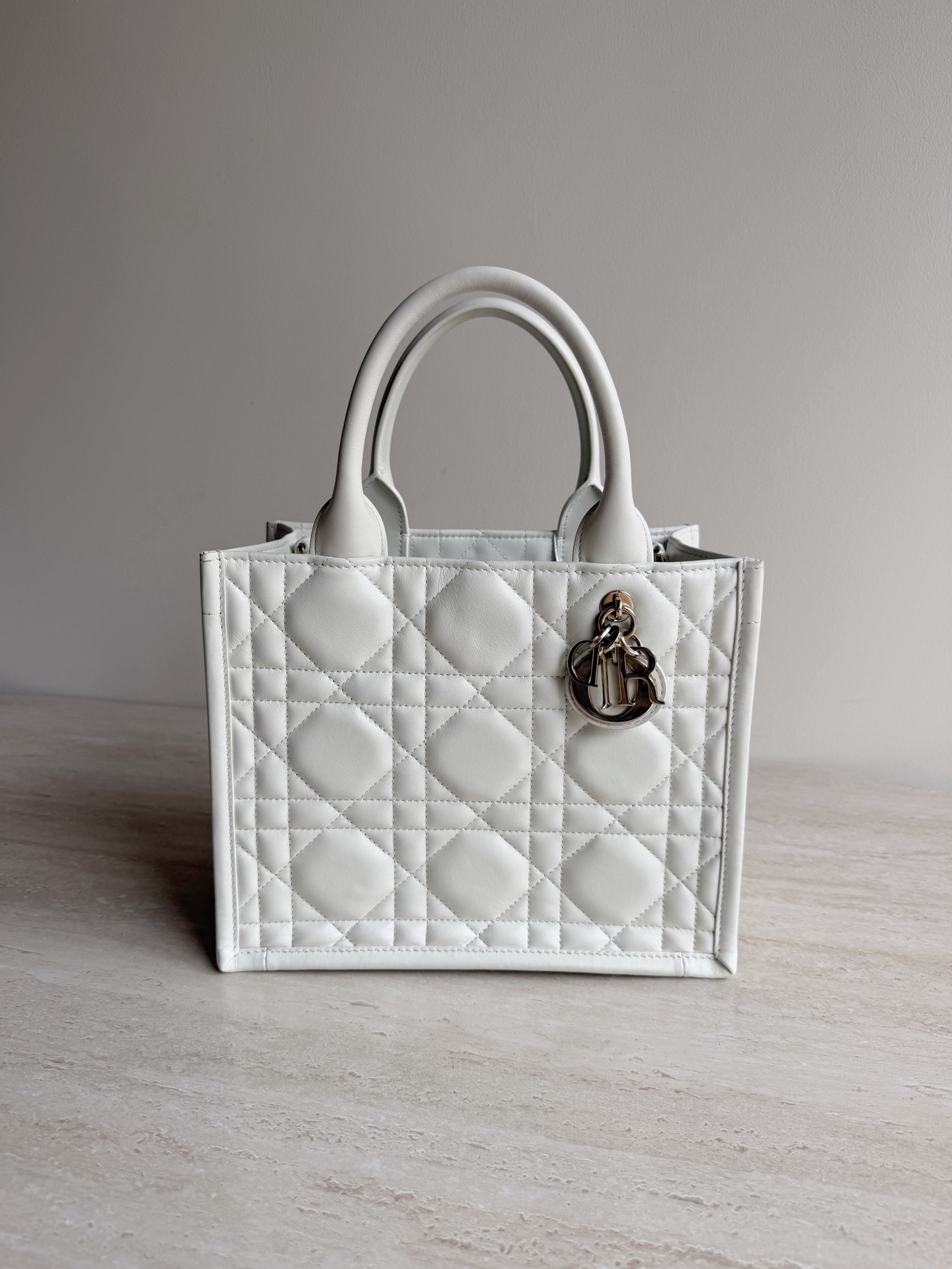 【預訂貨品】Dior白色Tote bag