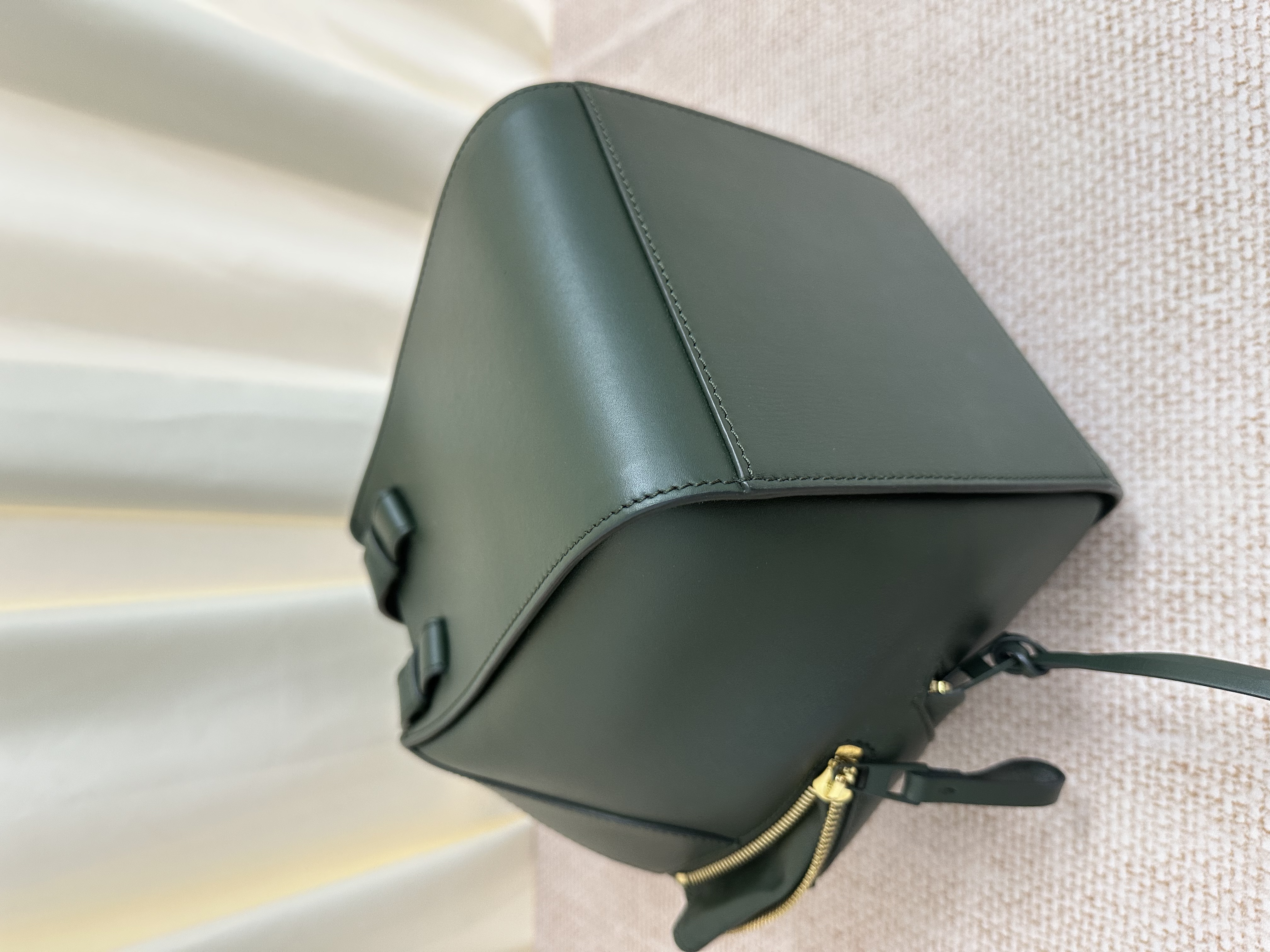 Pre-owned Loewe Hammock Bag/ Product Code: 26042112