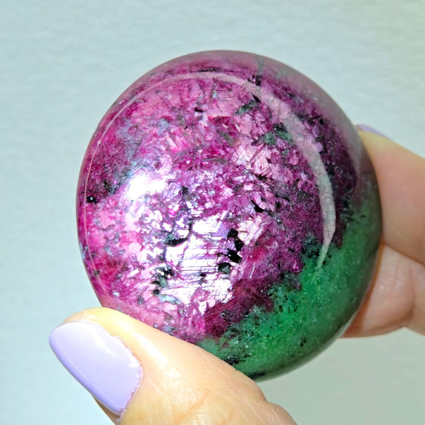 Ruby in zoisite cabochon with intense UV - RBY1