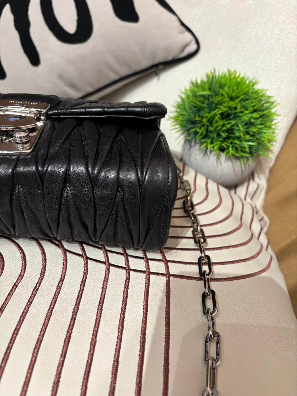 Miu Miu chain shoulder bag 100%Authentic,95%new ✅dust bag  