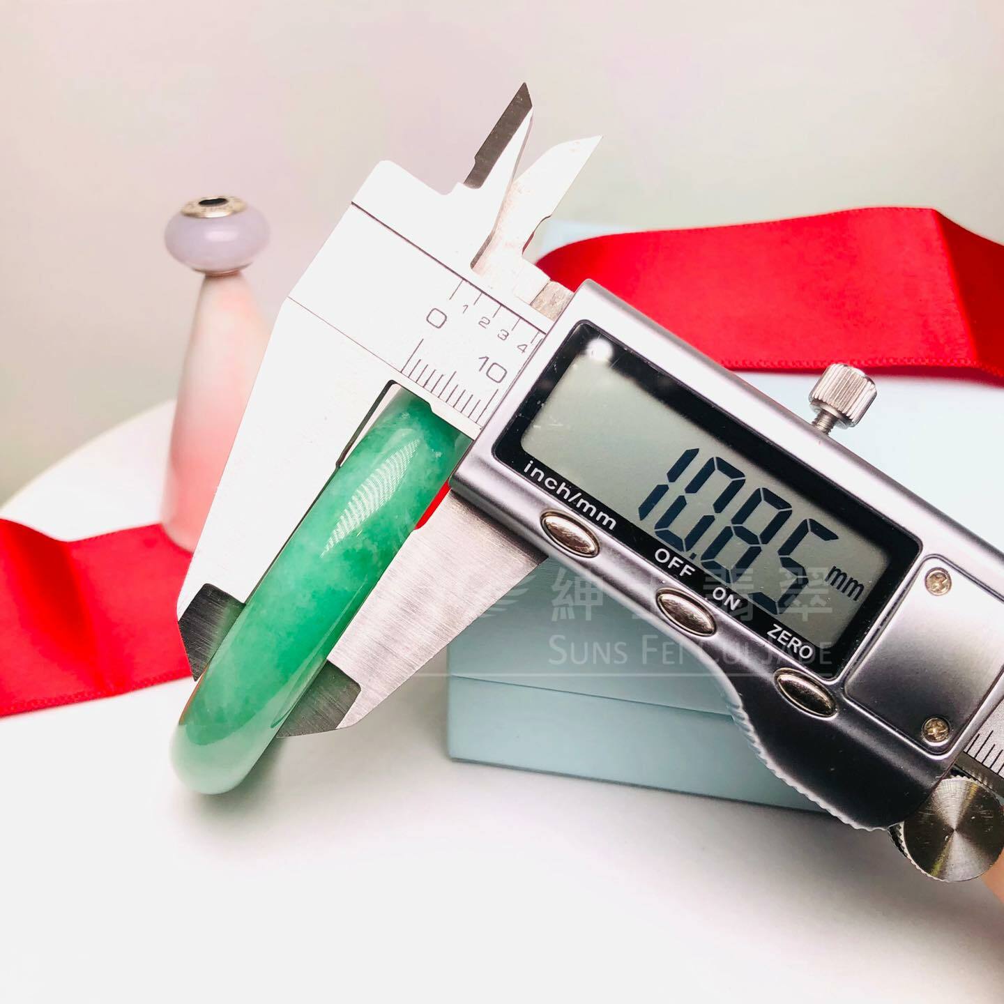 滿綠甜色貴妃鐲51.7mm