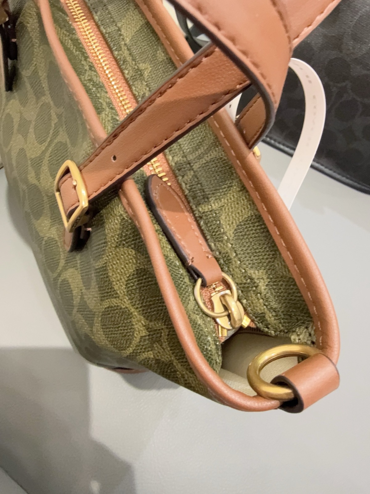 0215 COACH Taxi 小號牛皮tote bag 3月中