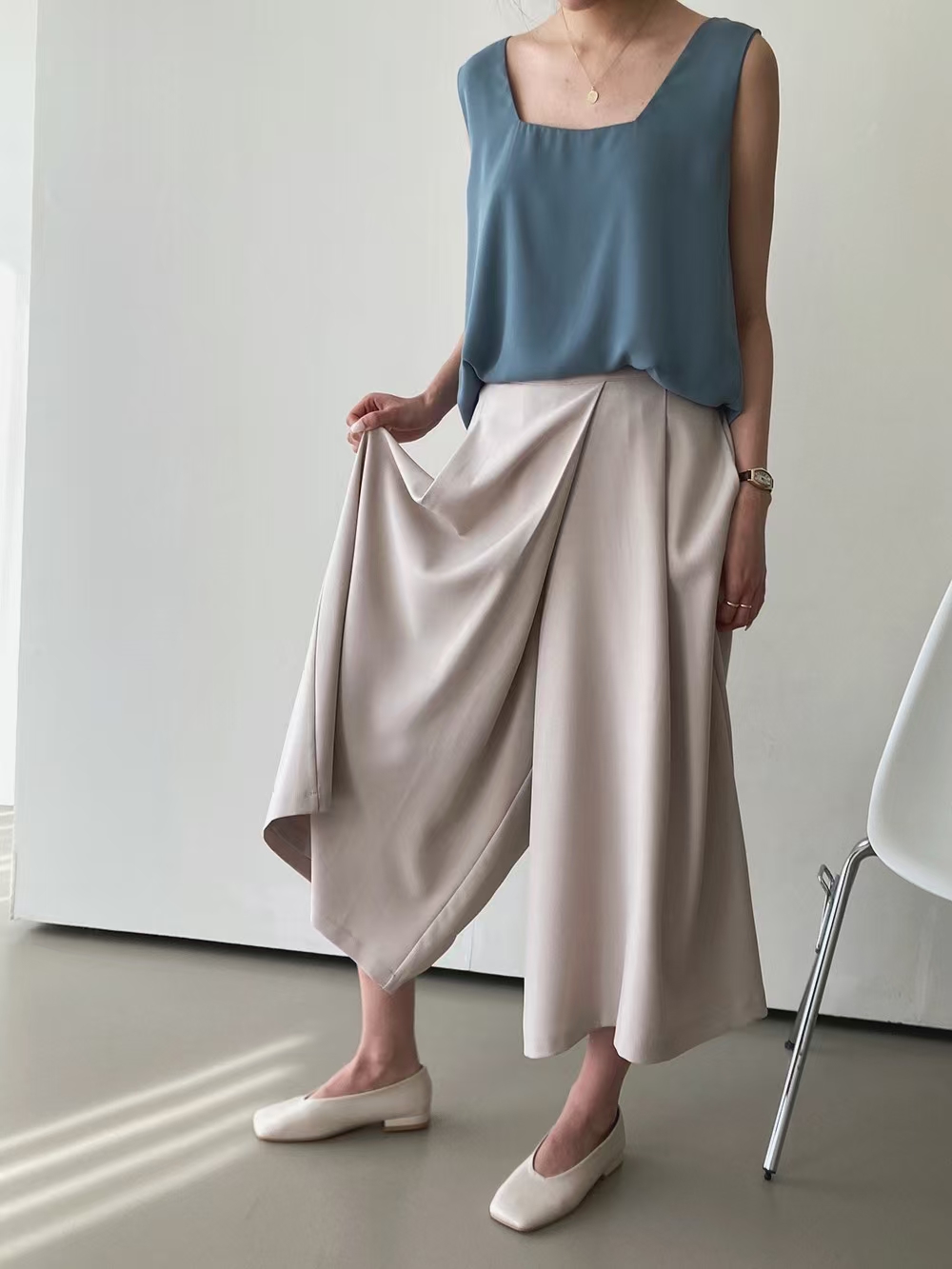 Asymmetrical Draped High-Waisted Wide-Leg Skirt Pants‖ 不对称垂褶高腰阔腿裙裤 KR0474371