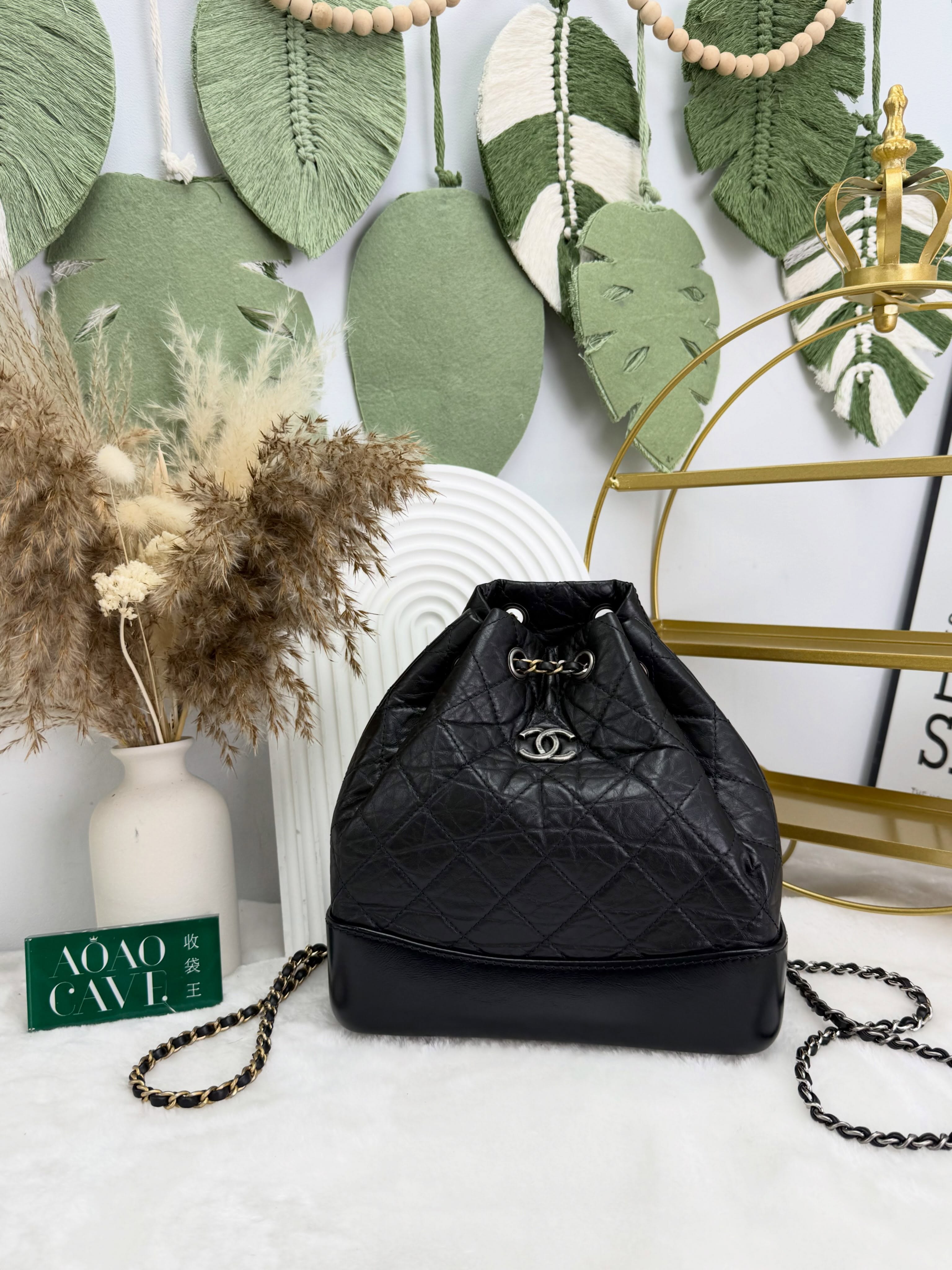 👜 PRE OWNED 💼Gabrielle Small Bucket Bag 黑色 金銀雙色鏈條 有卡有塵袋有盒 29開🖤