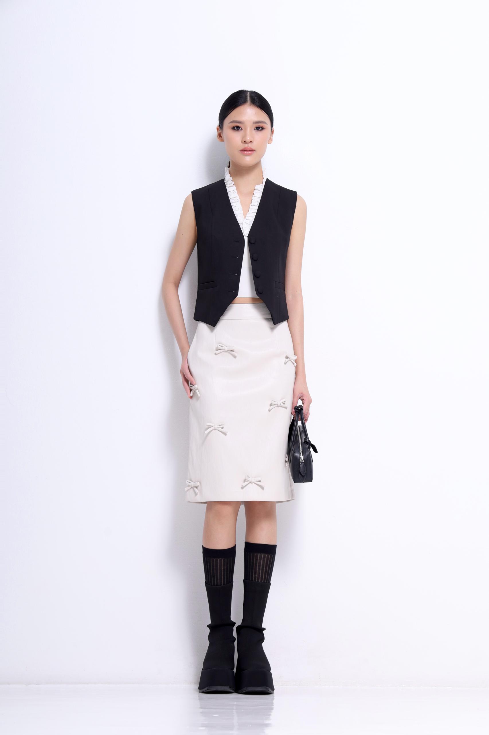  CB2720 Charlotte Tailored Cropped Vest