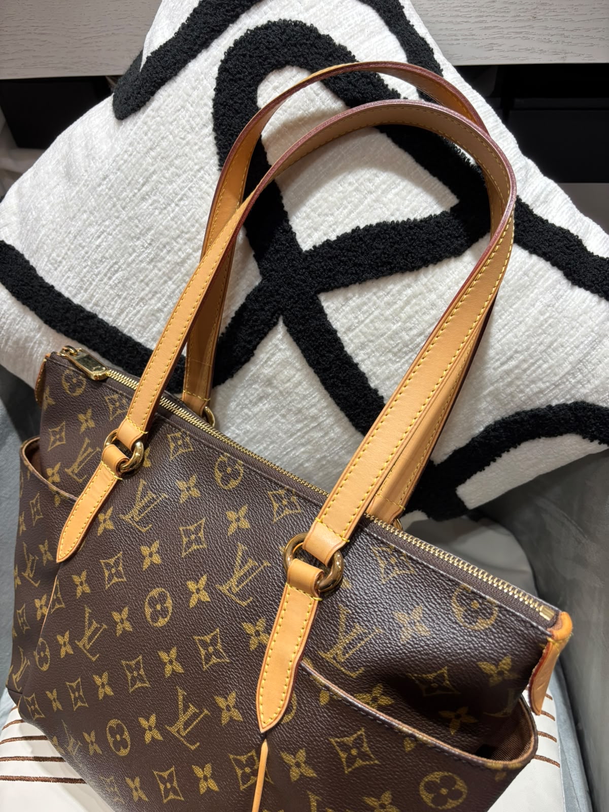Lv totally pm tote bag 100%Authentic,98%new ✅dust bag
