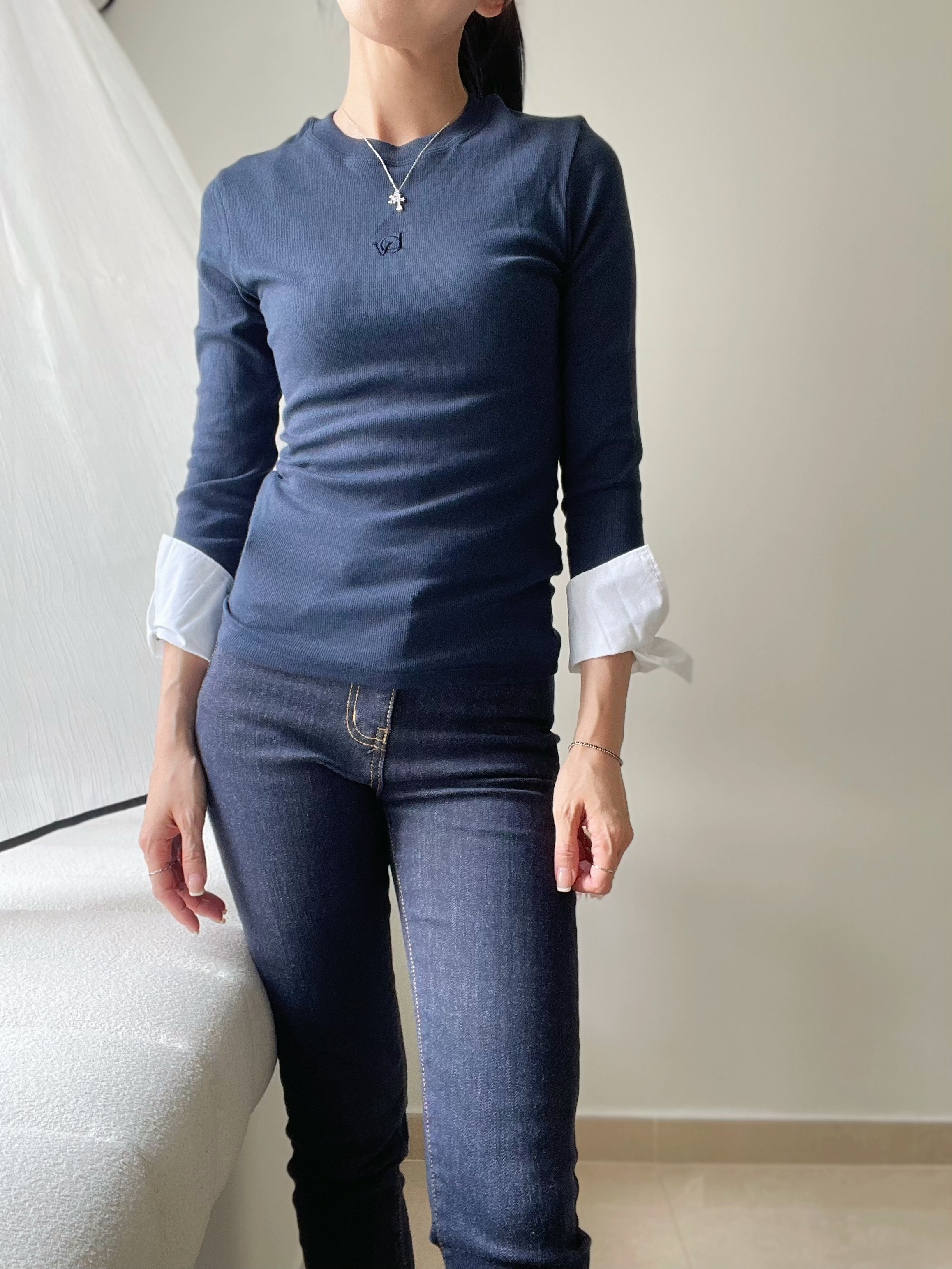 Feminine stretchy cuff tee 