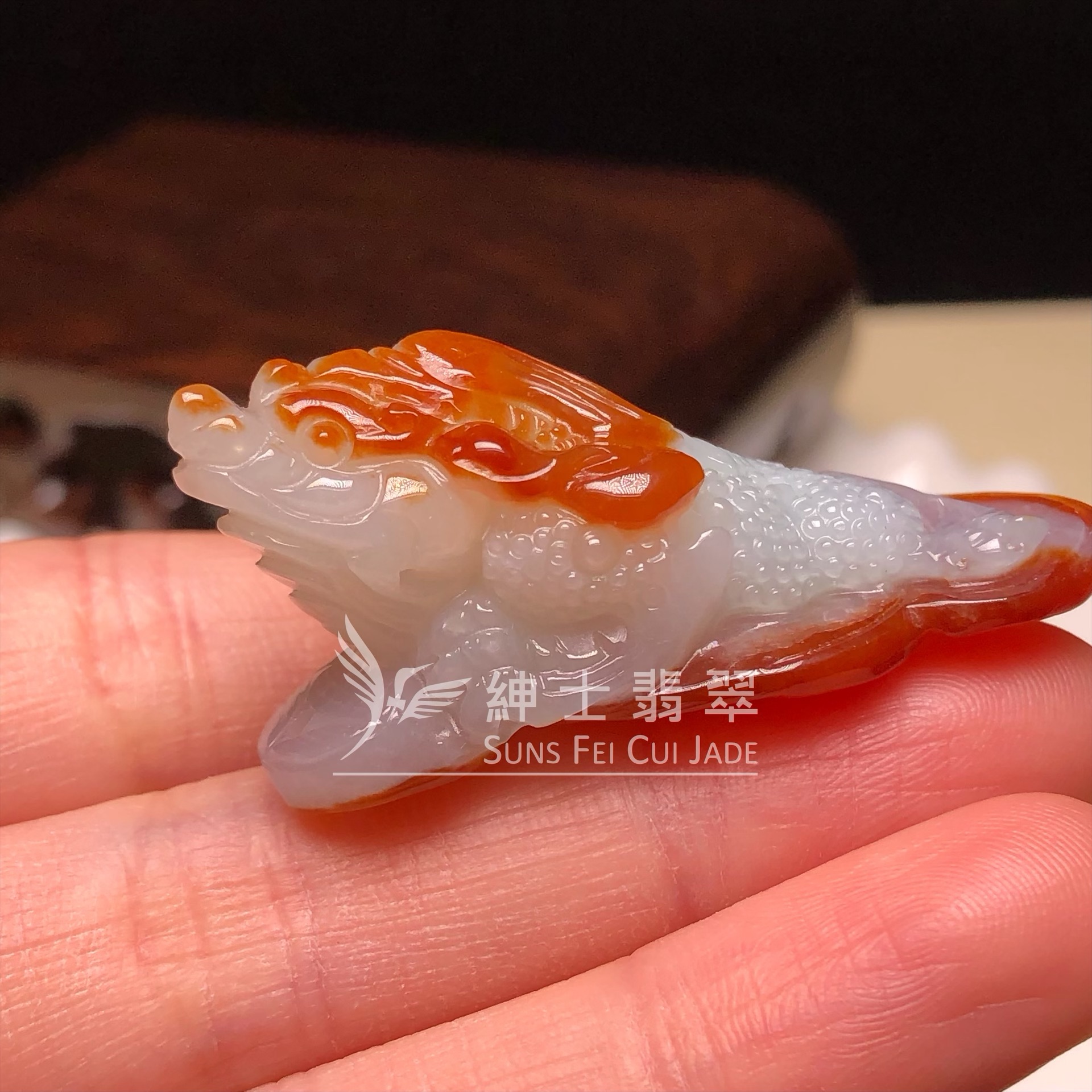 B08604 冰紅翡三足金蟾