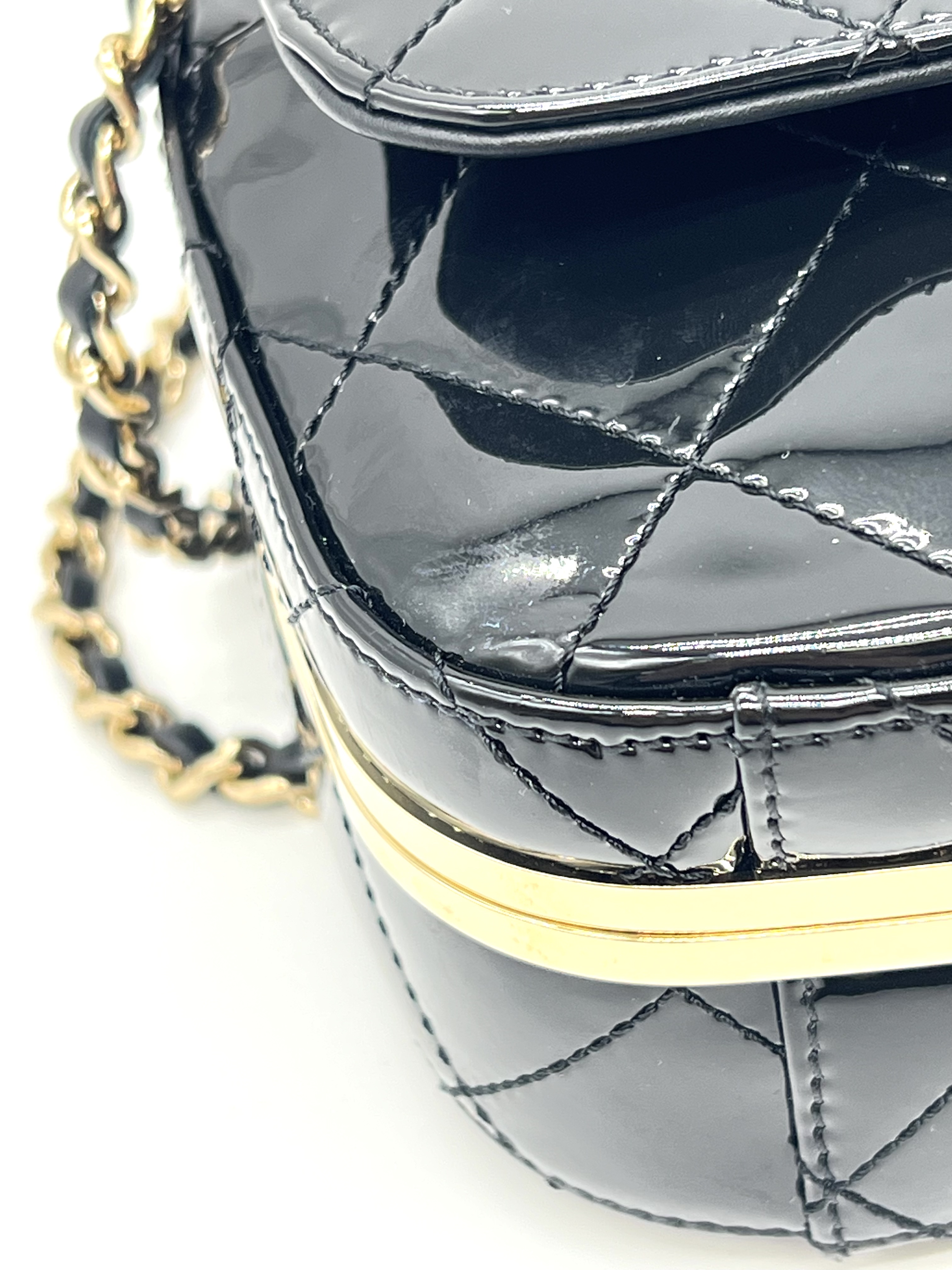 Pre-Owned CHANEL Matelassé Mini Camera Bag / Product Code: 26041507