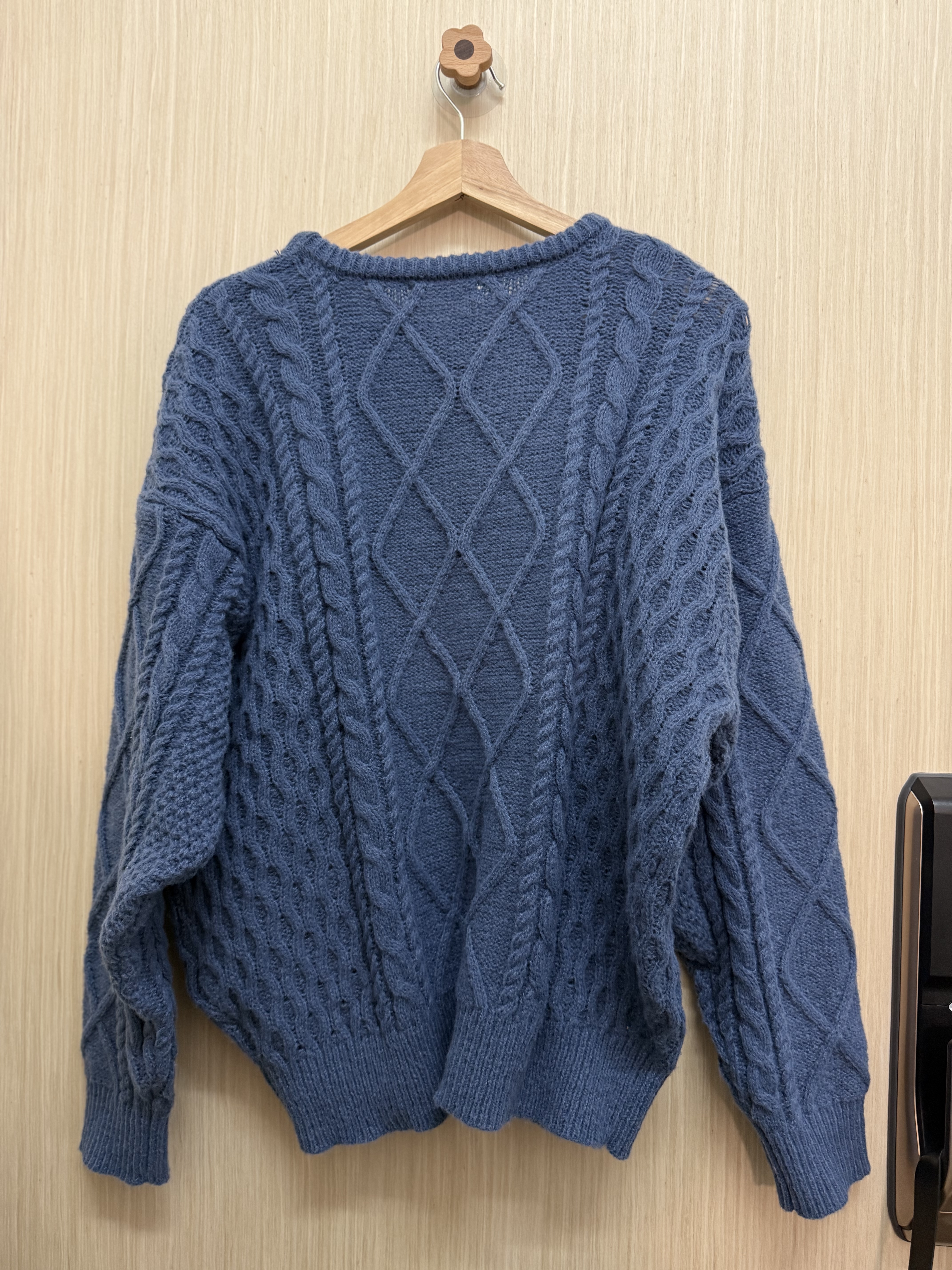 立體刺繡花冷衫（藍色）