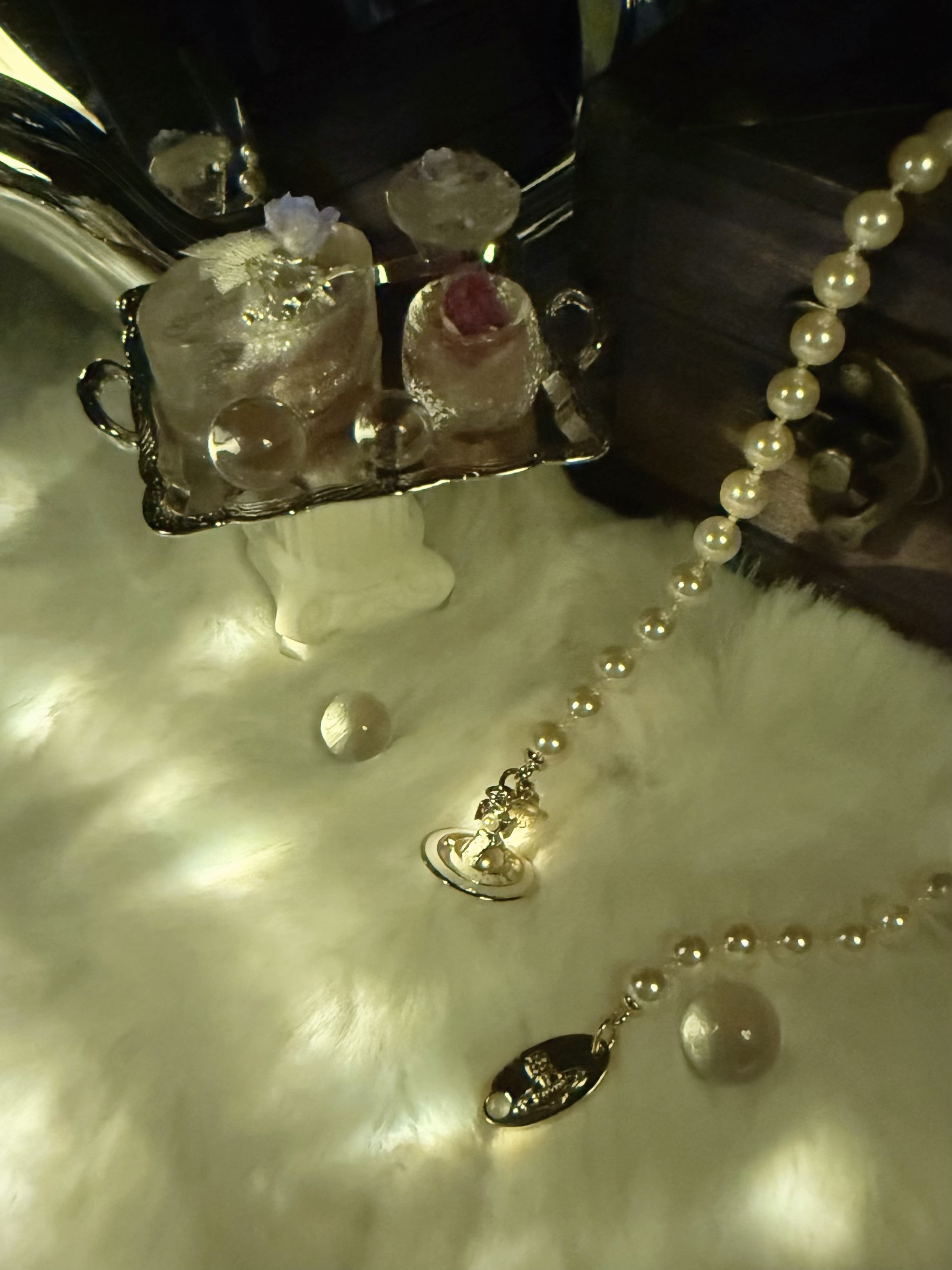 VW simone 3d pearl necklace g