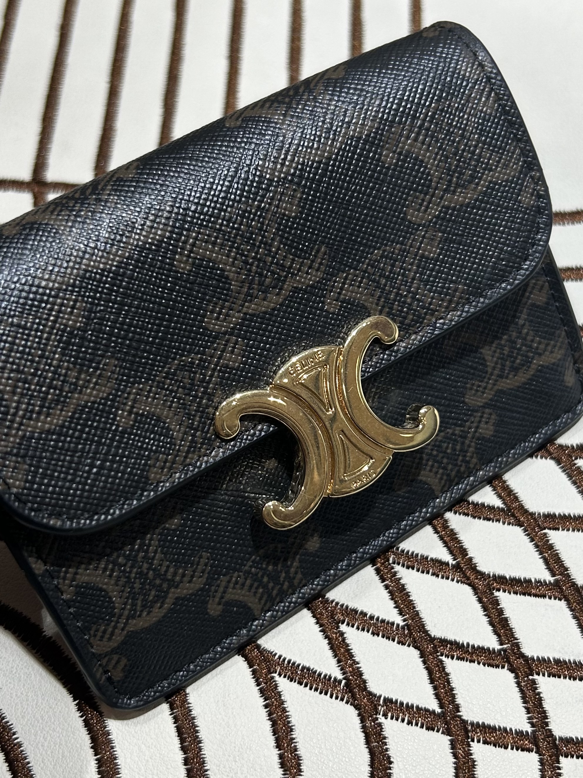 CELINE card holder Triomphe 卡片套 100%Authentic, 99%new ✅dust bag 