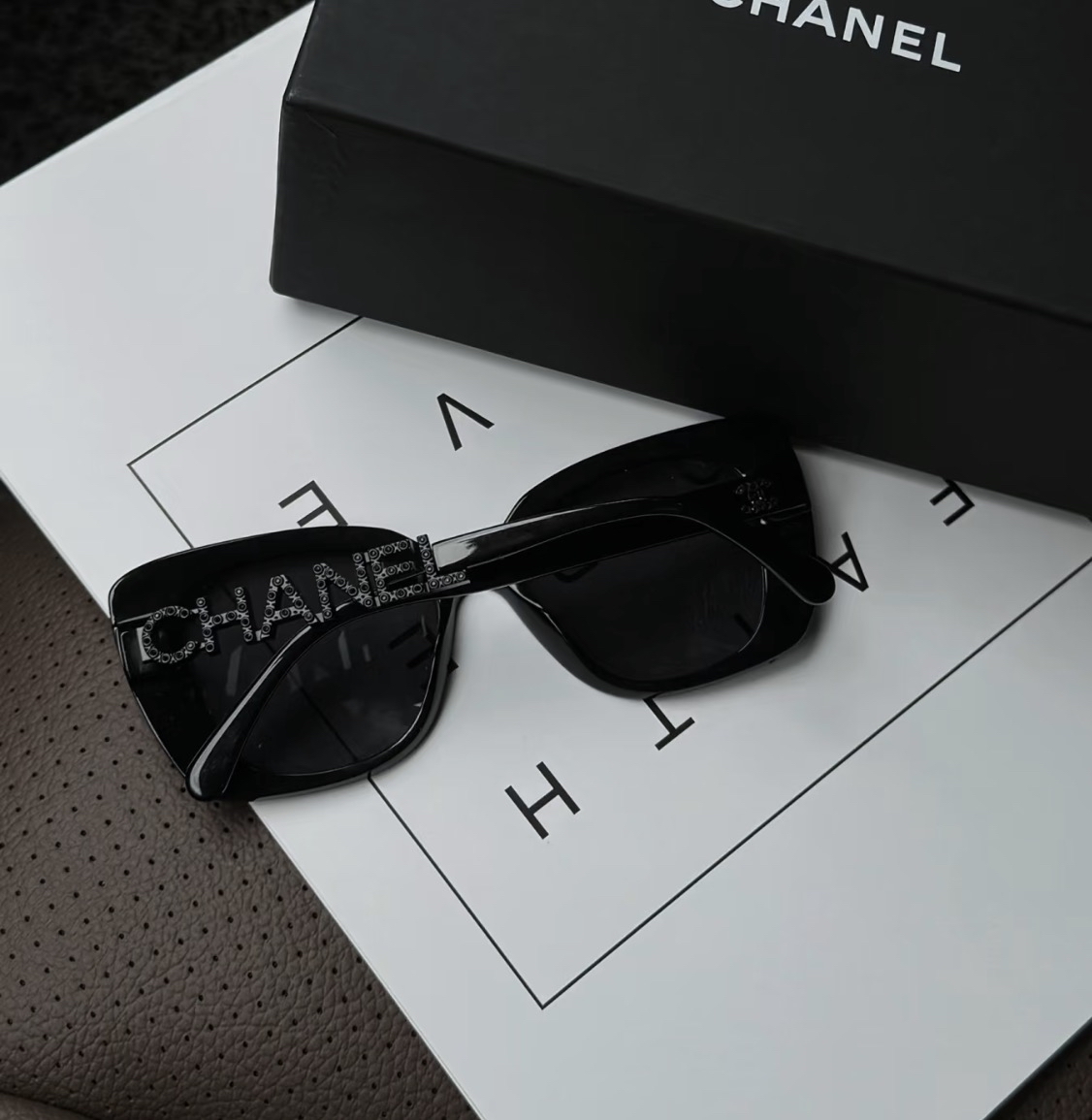 現貨✨🫶🏻熱賣款🪩Chanel 黑色小閃石太陽眼鏡