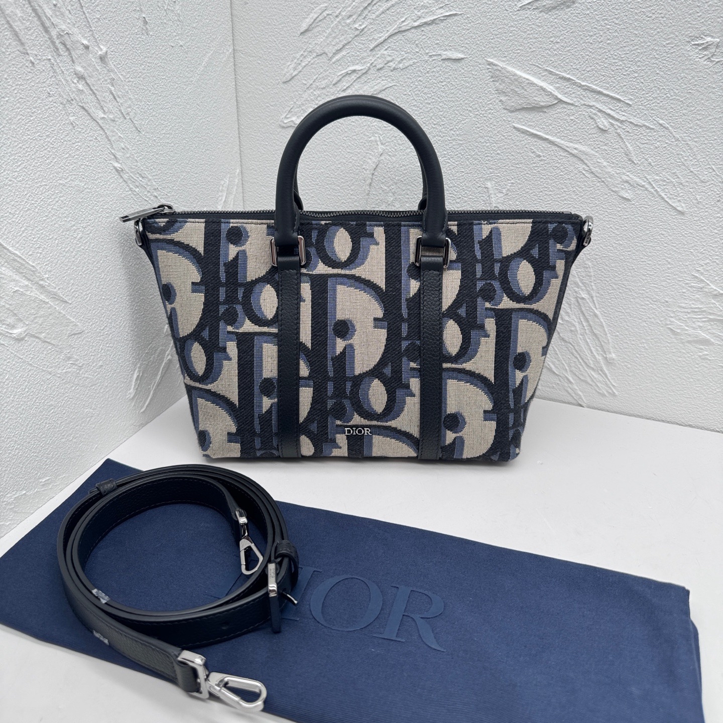 Pre-Owned DIOR Weekender 25 / Product Code: 26050606