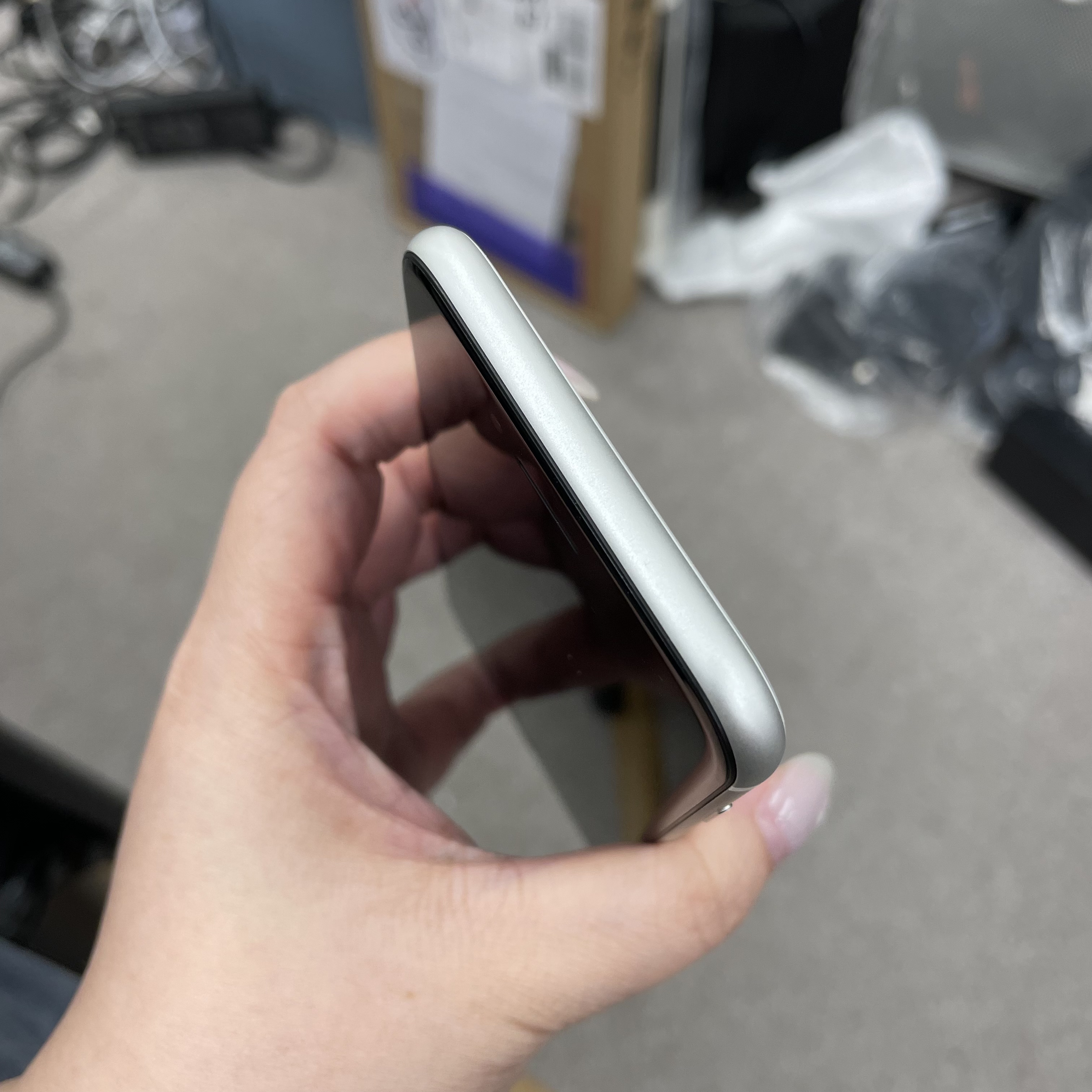 *6635 SE2 勁靚機 64GB 電81 白色 white