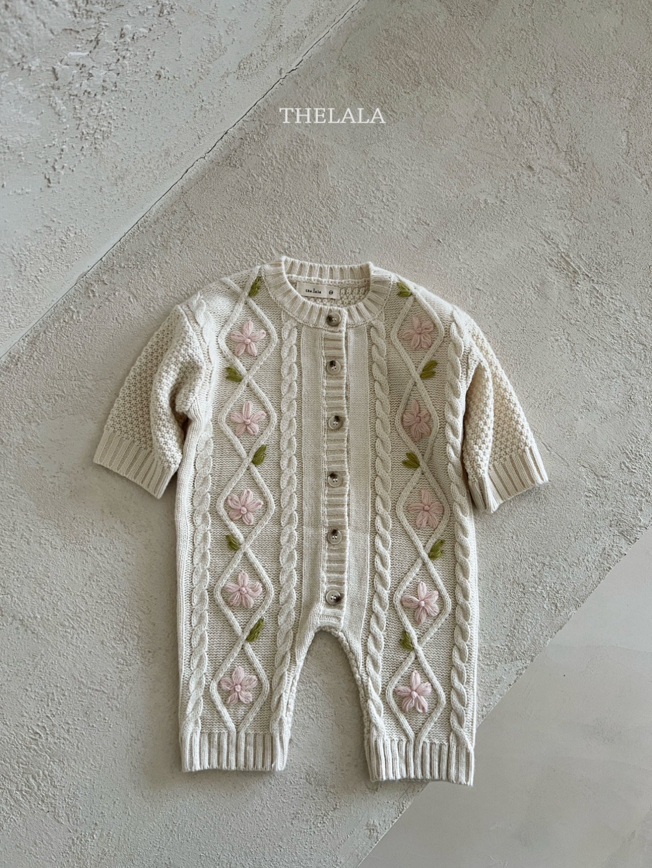 🌸預訂 韓國直送🌸🇰🇷THELALA花卉繡線麻花針織長袖連身服